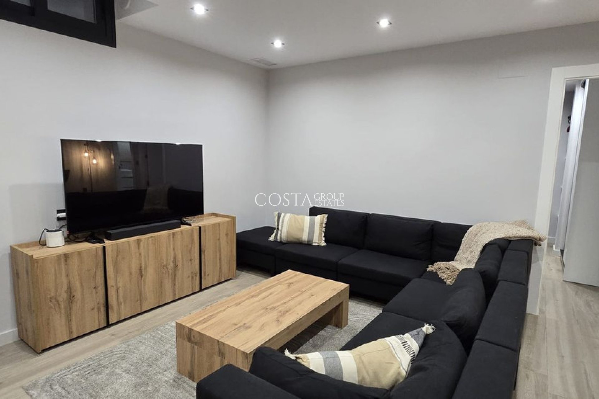 Herverkoop - Villa -
Orihuela - Punta Prima