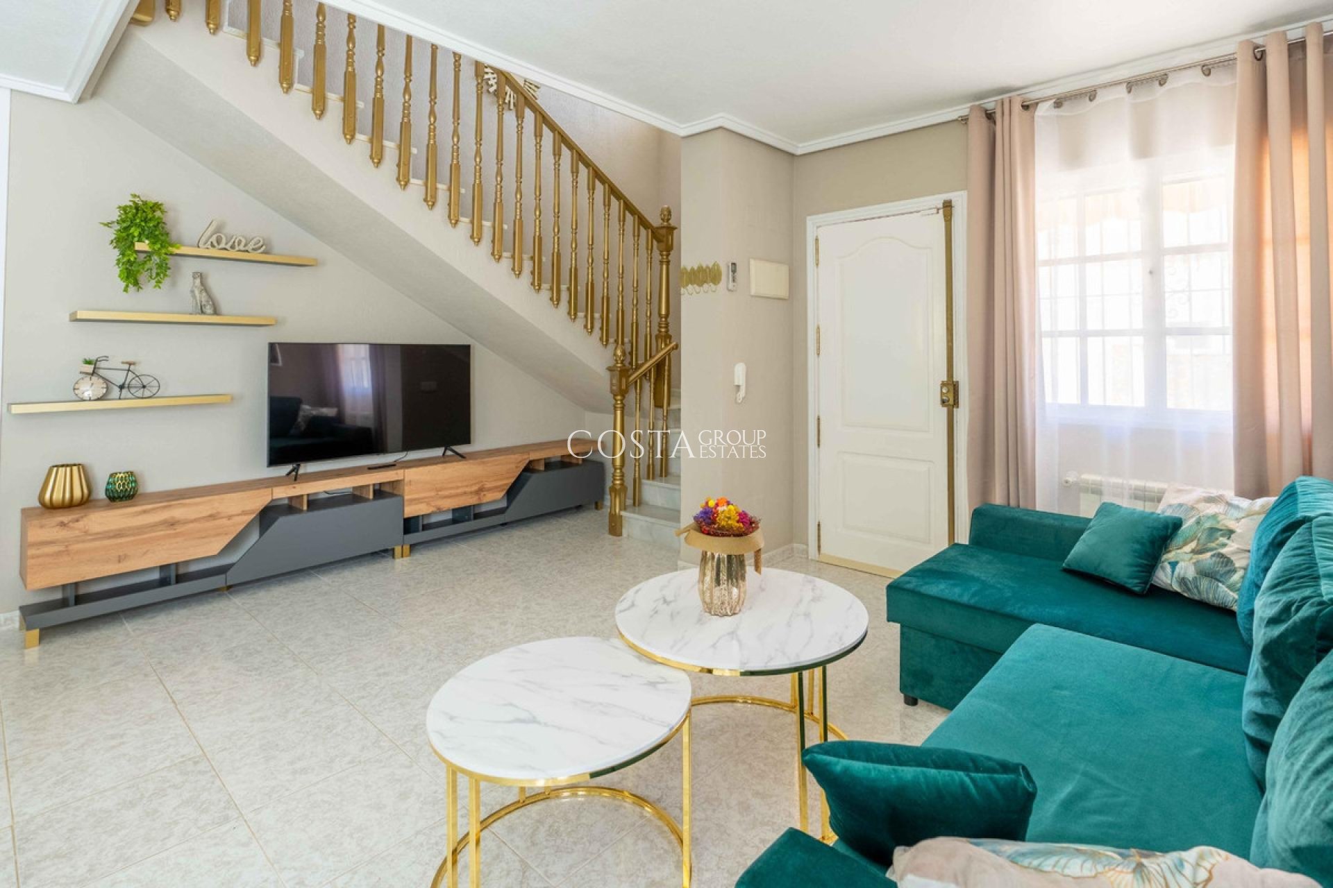 Herverkoop - Villa -
Orihuela - Punta Prima