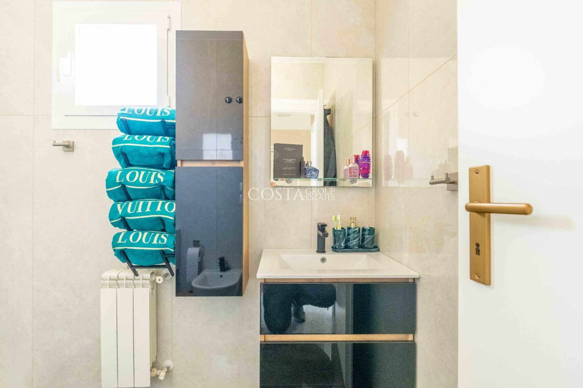 Herverkoop - Villa -
Orihuela - Punta Prima