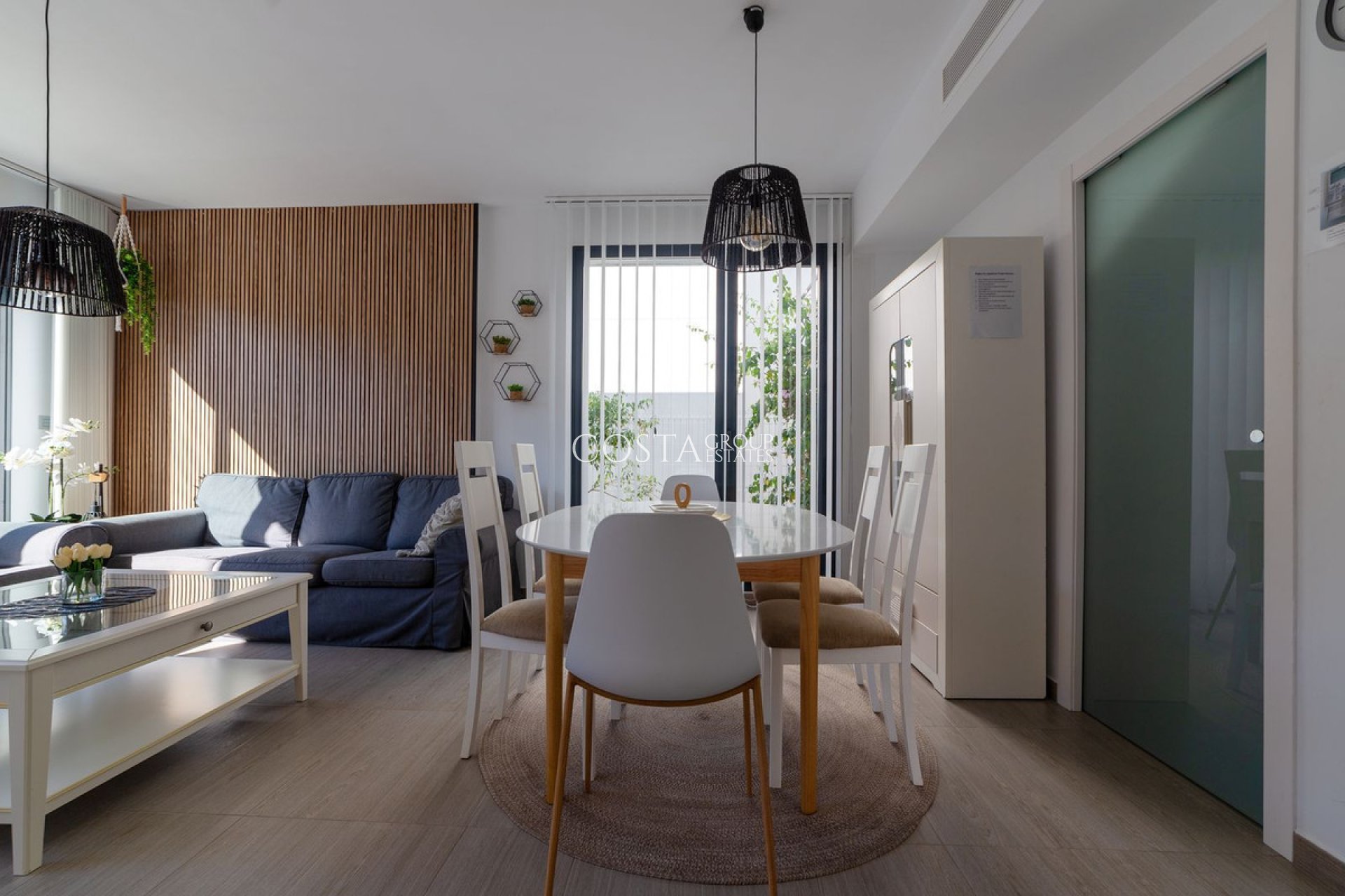 Herverkoop - Villa -
Orihuela - Punta Prima