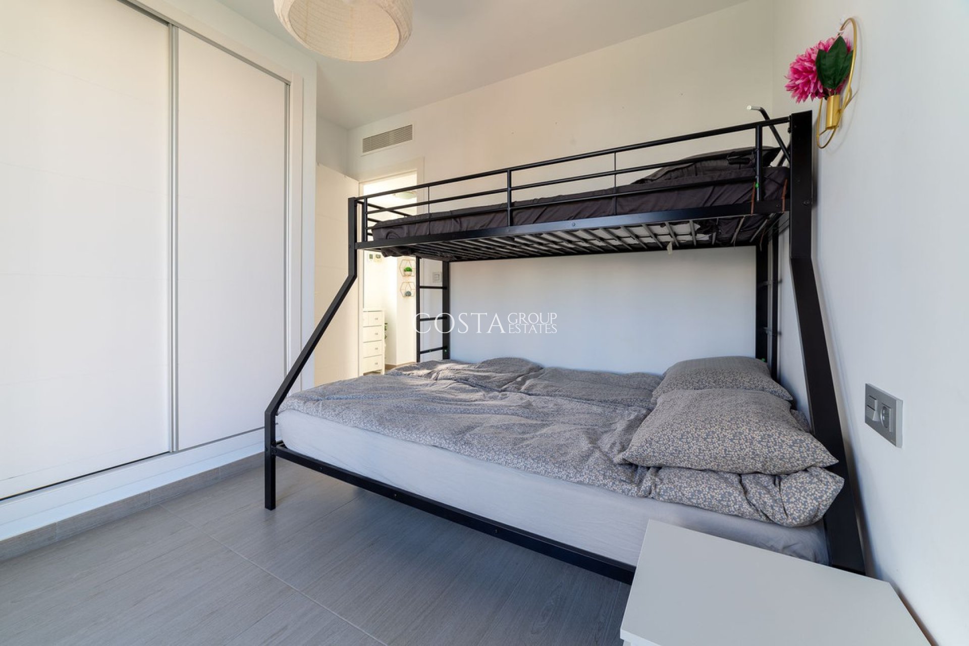 Herverkoop - Villa -
Orihuela - Punta Prima