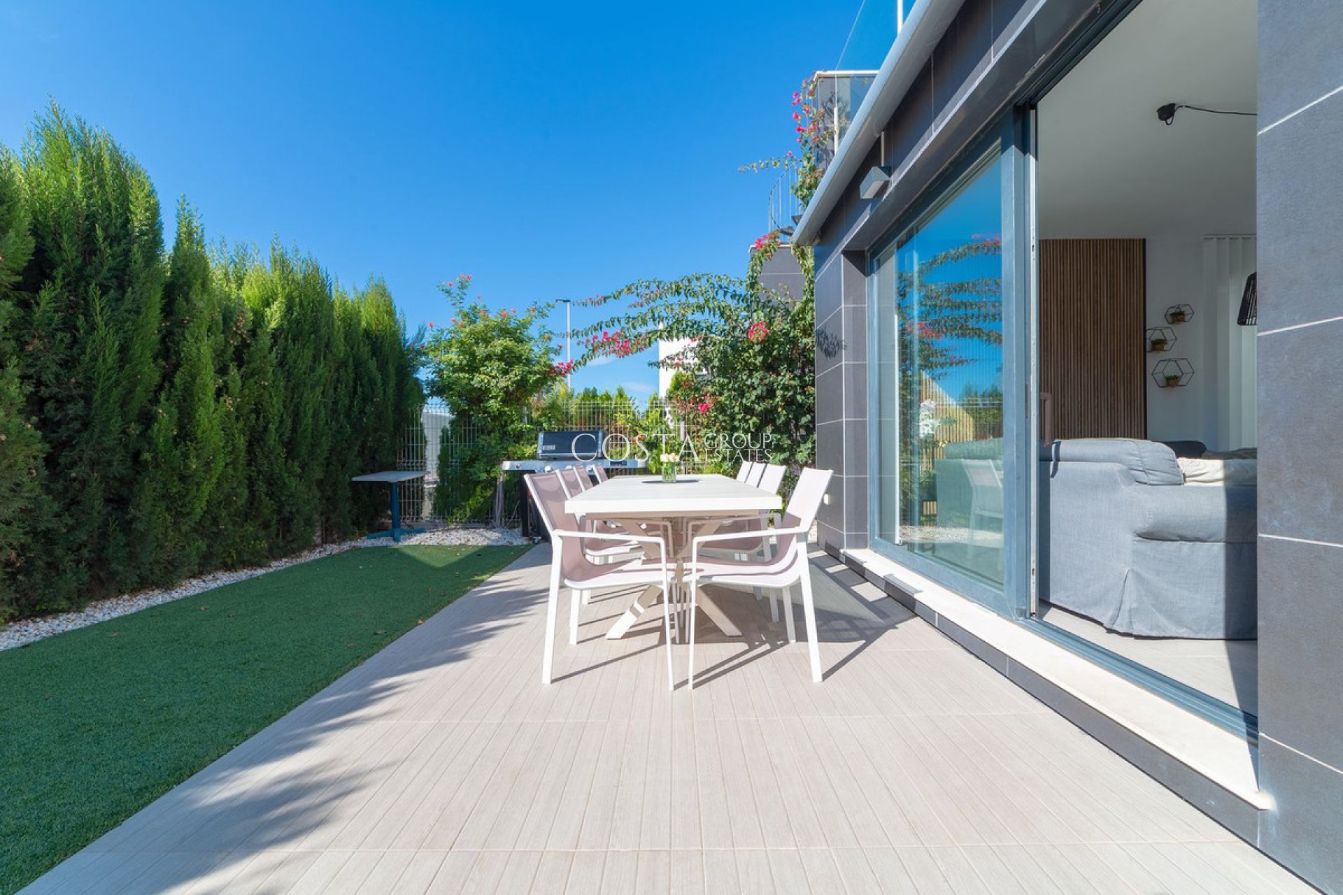 Herverkoop - Villa -
Orihuela - Punta Prima