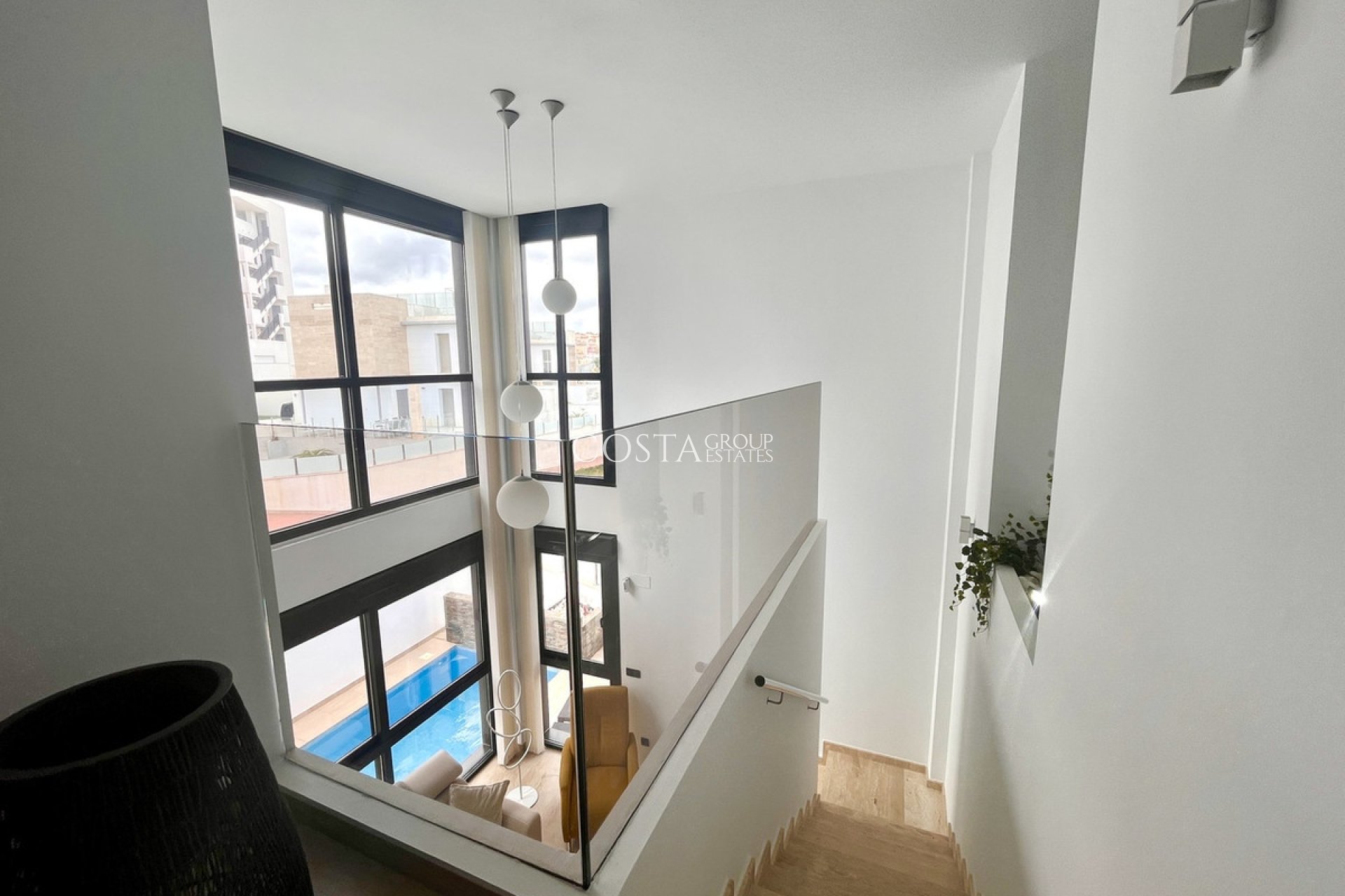 Herverkoop - Villa -
Orihuela - Villamartin