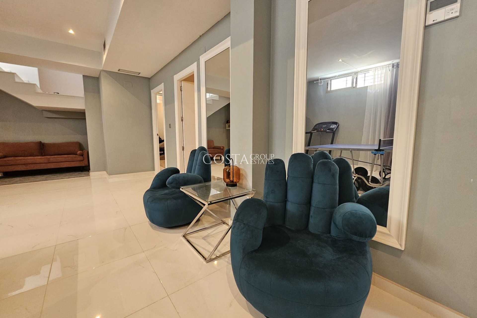 Herverkoop - Villa -
Orihuela - Villamartin