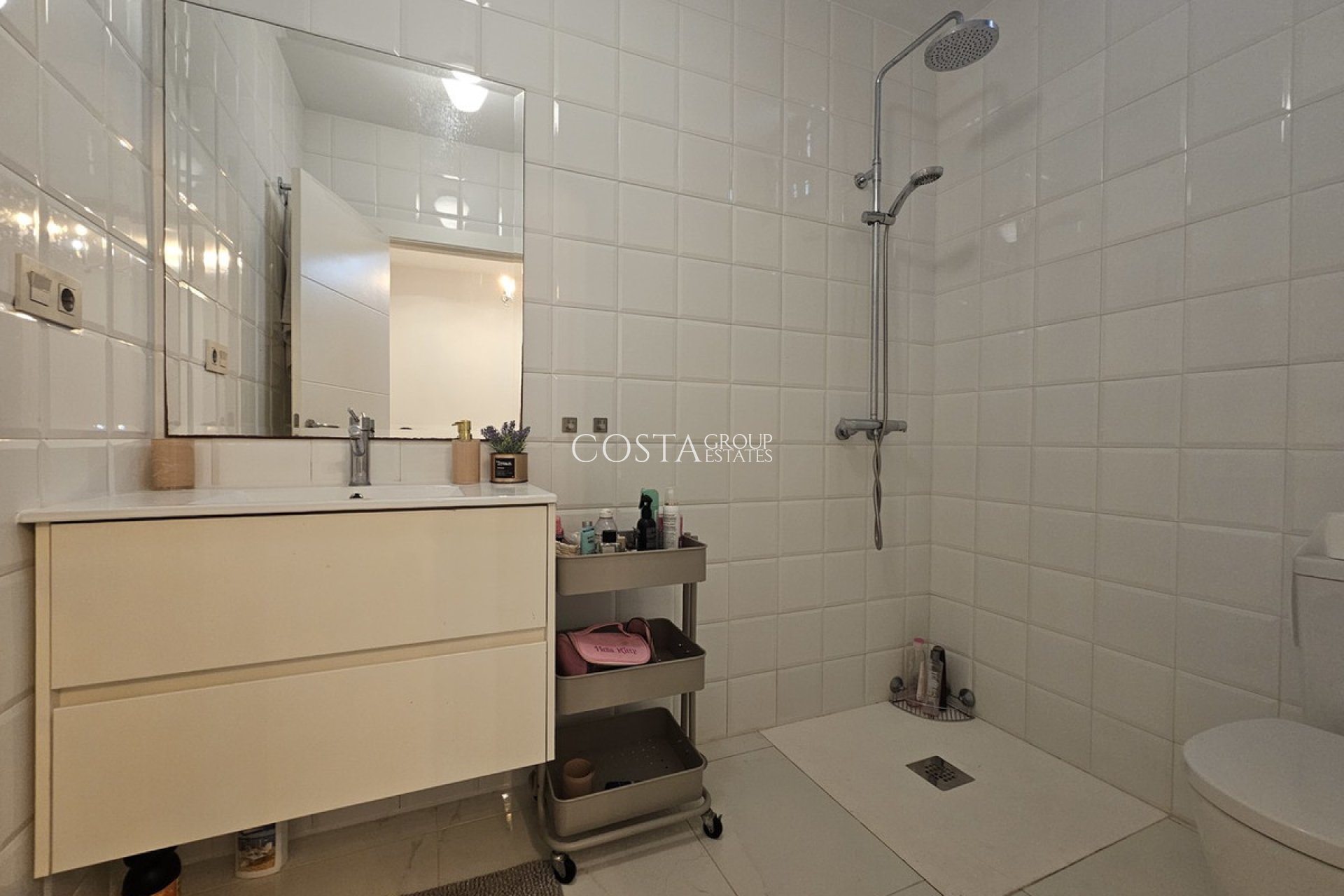 Herverkoop - Villa -
Orihuela - Villamartin