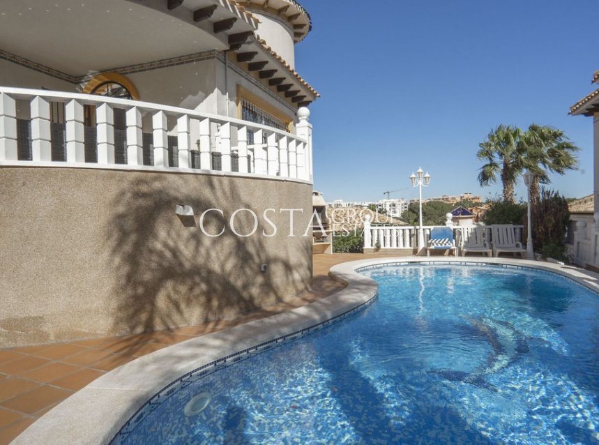 Herverkoop - Villa -
Orihuela - Villamartin