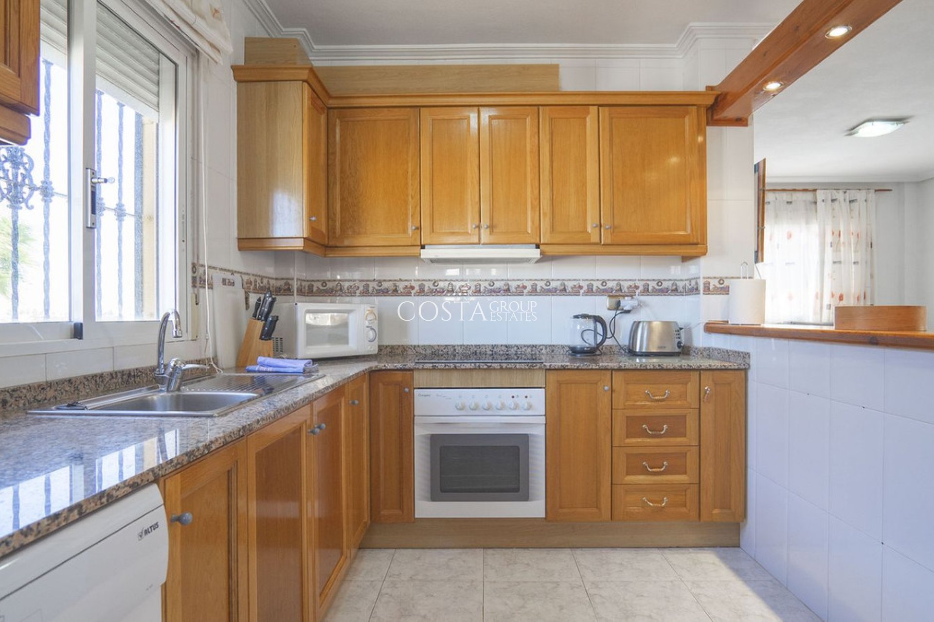 Herverkoop - Villa -
Orihuela - Villamartin