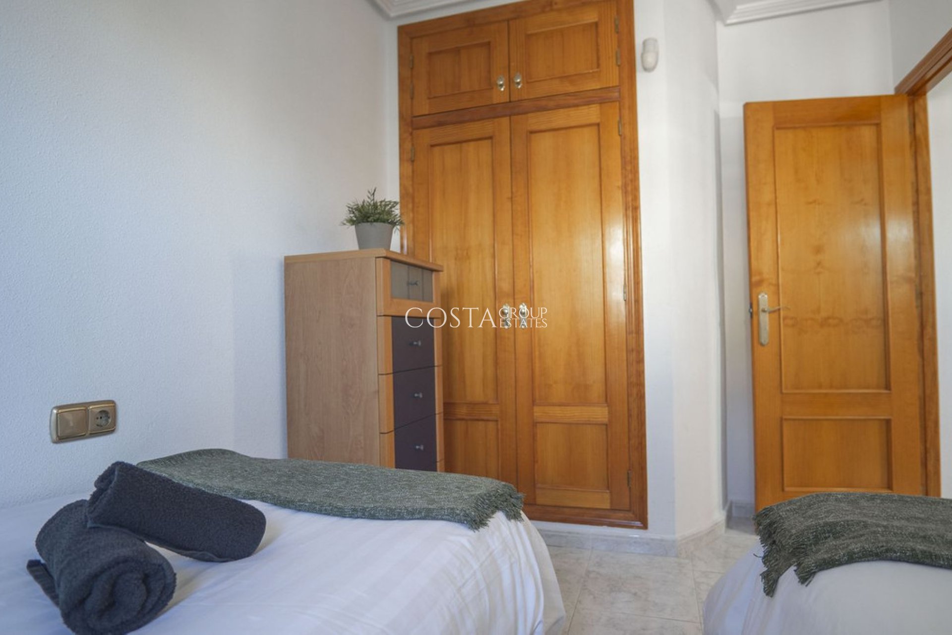Herverkoop - Villa -
Orihuela - Villamartin