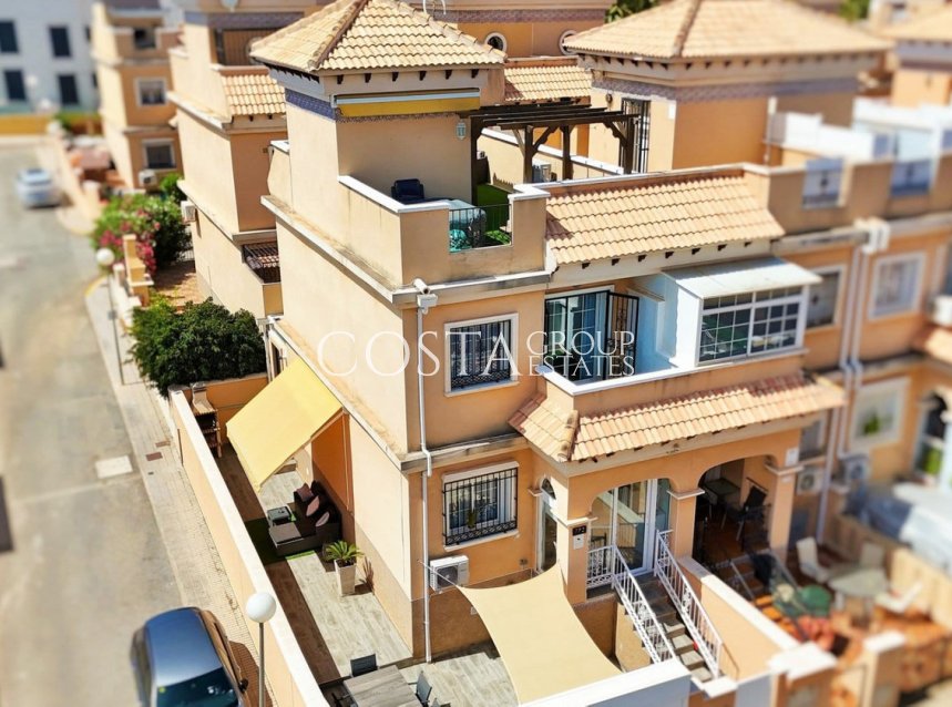 Herverkoop - Villa -
Orihuela - Villamartin