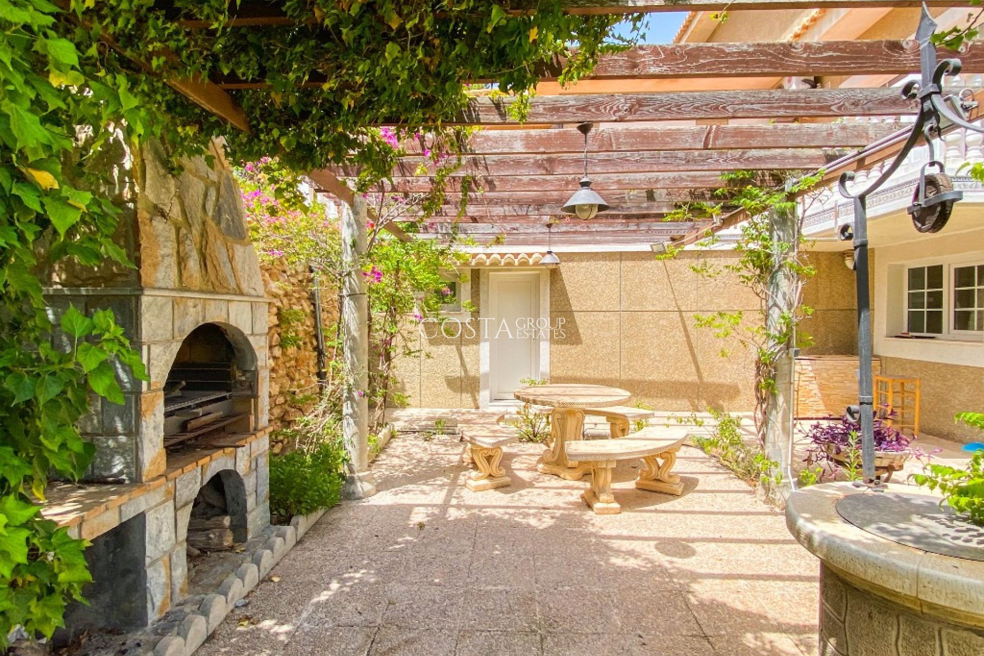 Herverkoop - Villa -
Orihuela - Villamartin