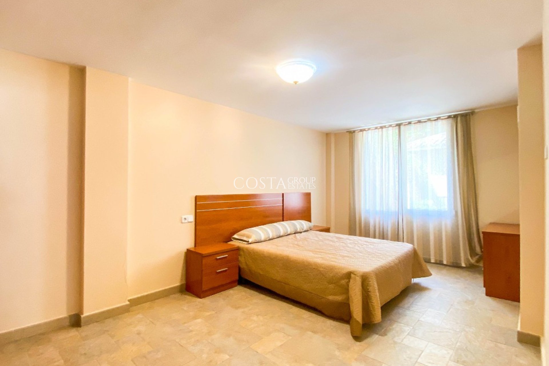 Herverkoop - Villa -
Orihuela - Villamartin