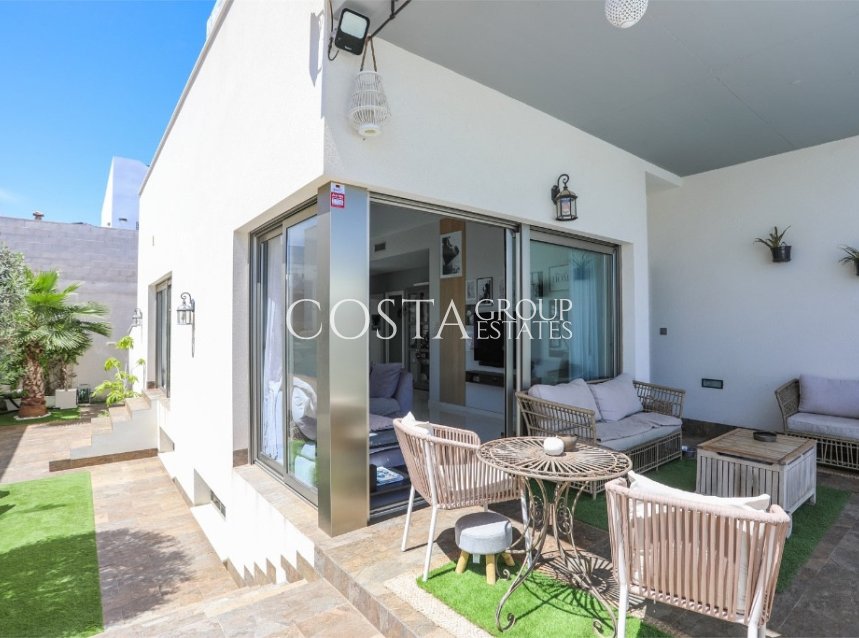 Herverkoop - Villa -
Orihuela - Villamartin