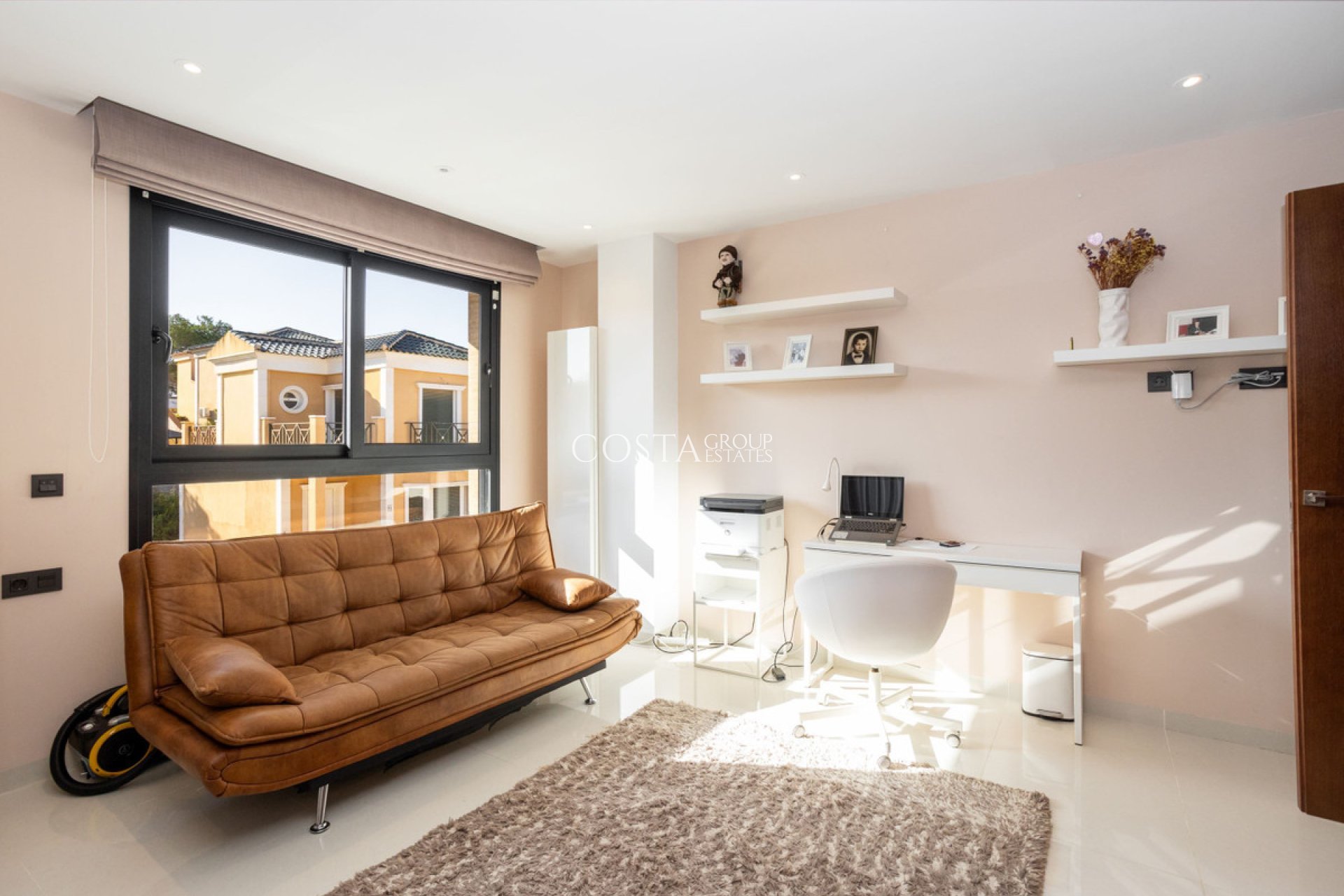 Herverkoop - Villa -
Orihuela - Villamartin