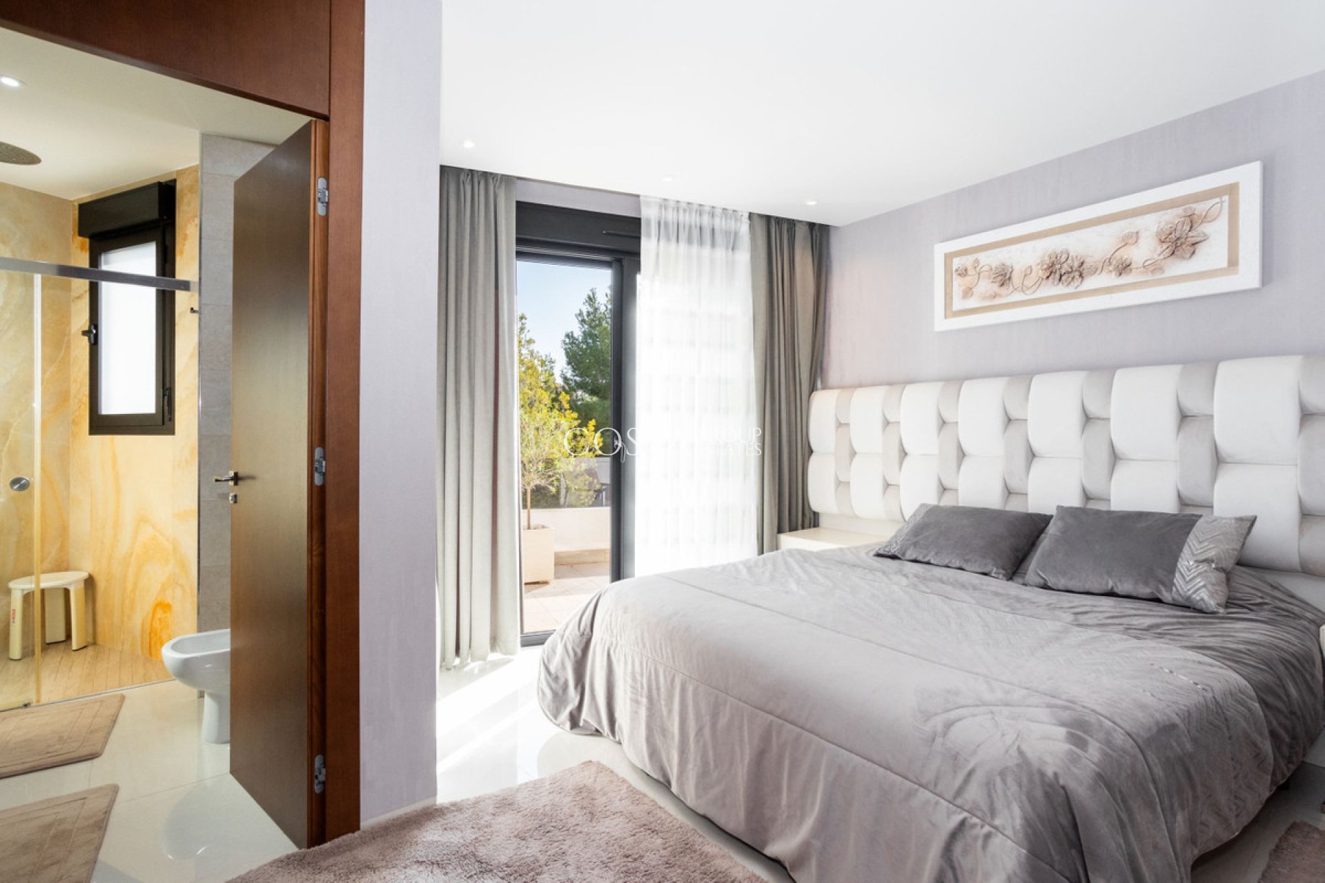 Herverkoop - Villa -
Orihuela - Villamartin