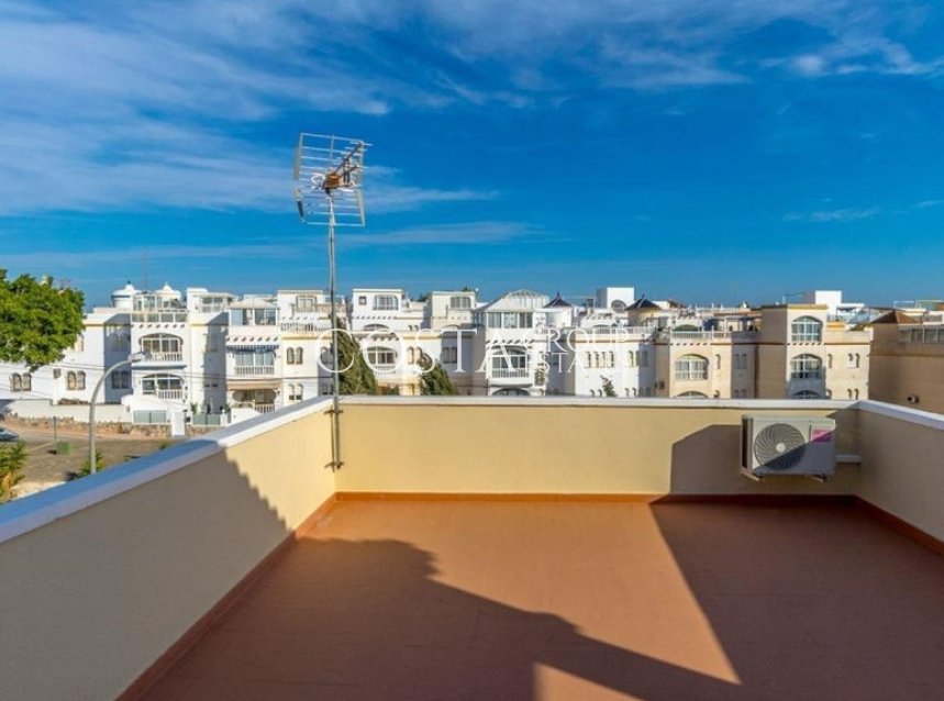Herverkoop - Villa -
Orihuela - Villamartin