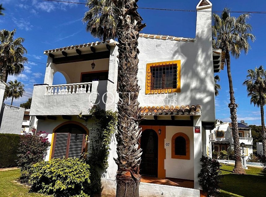 Herverkoop - Villa -
Orihuela - Villamartin