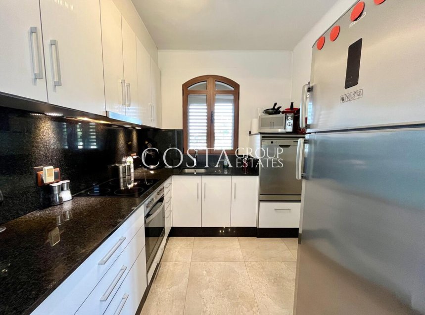 Herverkoop - Villa -
Orihuela - Villamartin