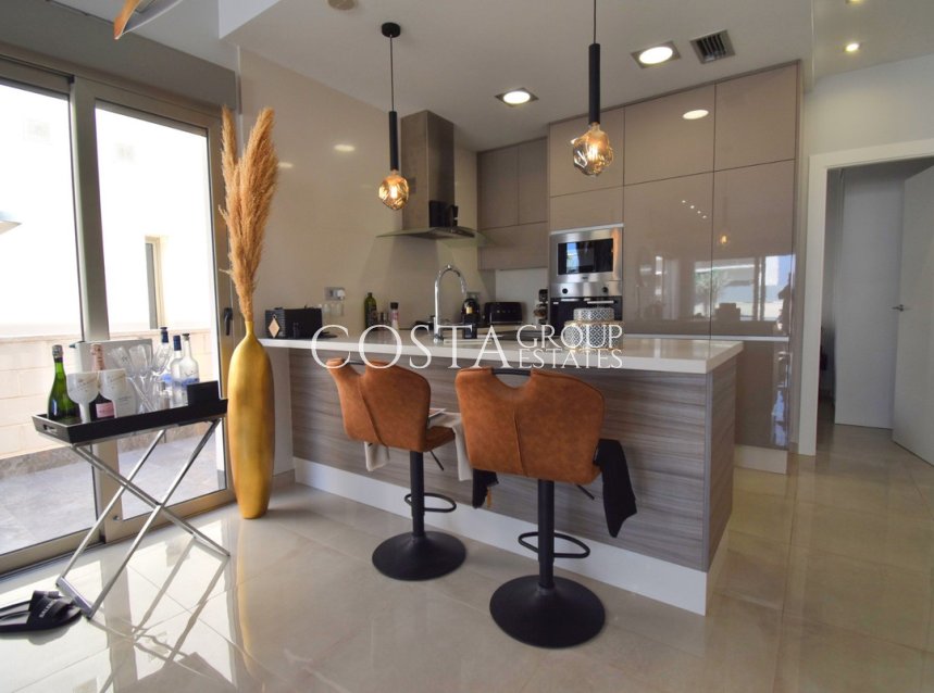 Herverkoop - Villa -
Orihuela - Villamartin