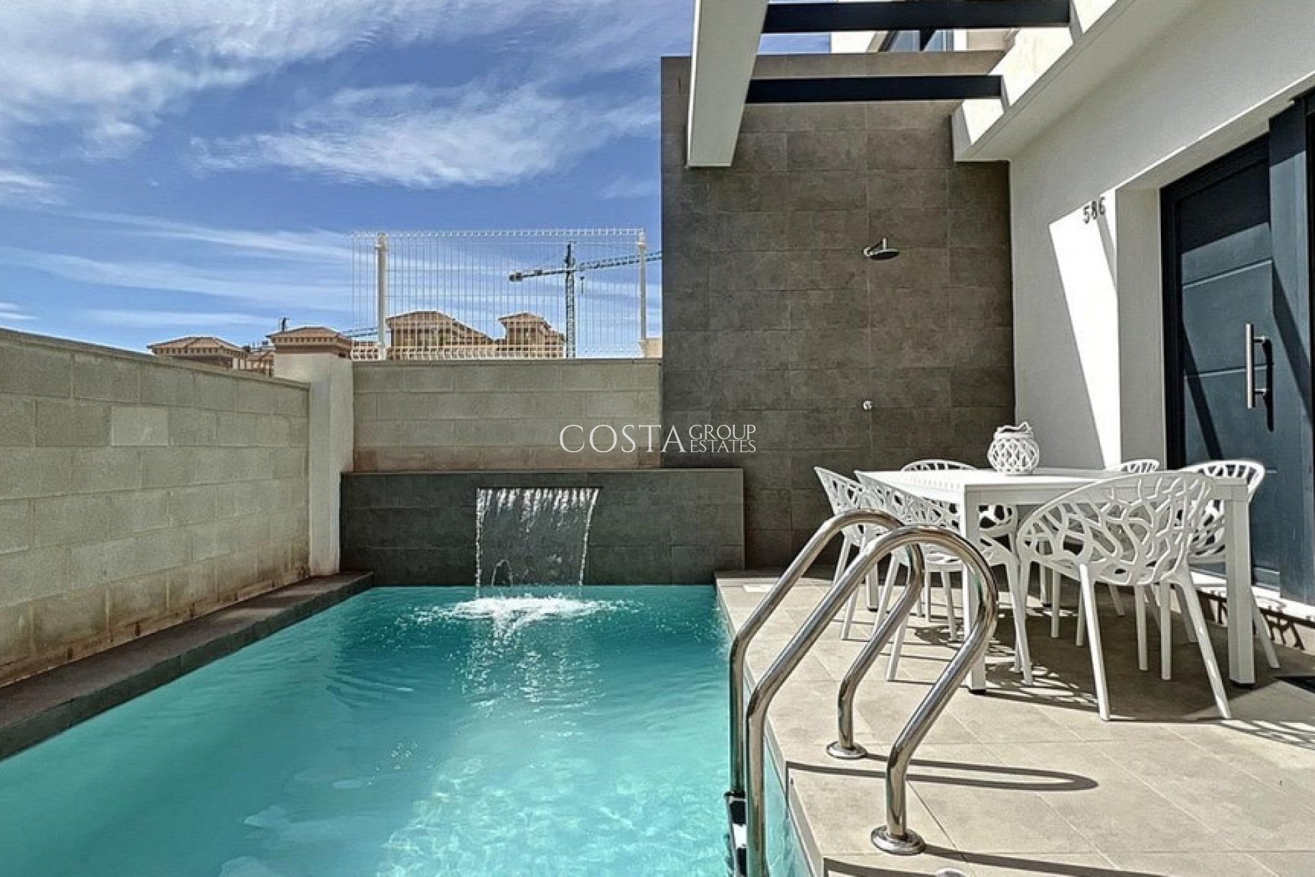 Herverkoop - Villa -
Orihuela - Villamartin