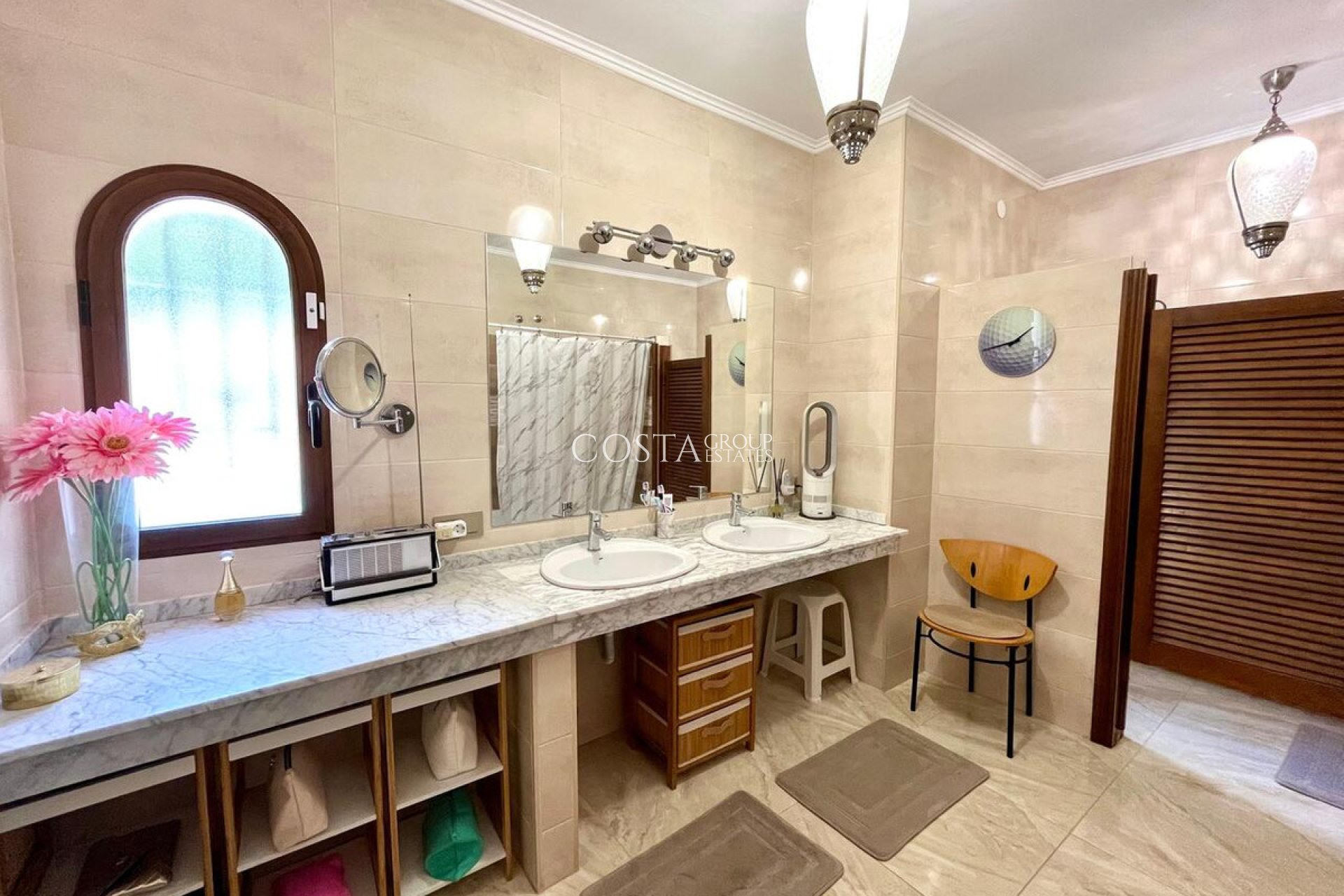 Herverkoop - Villa -
Orihuela - Villamartin