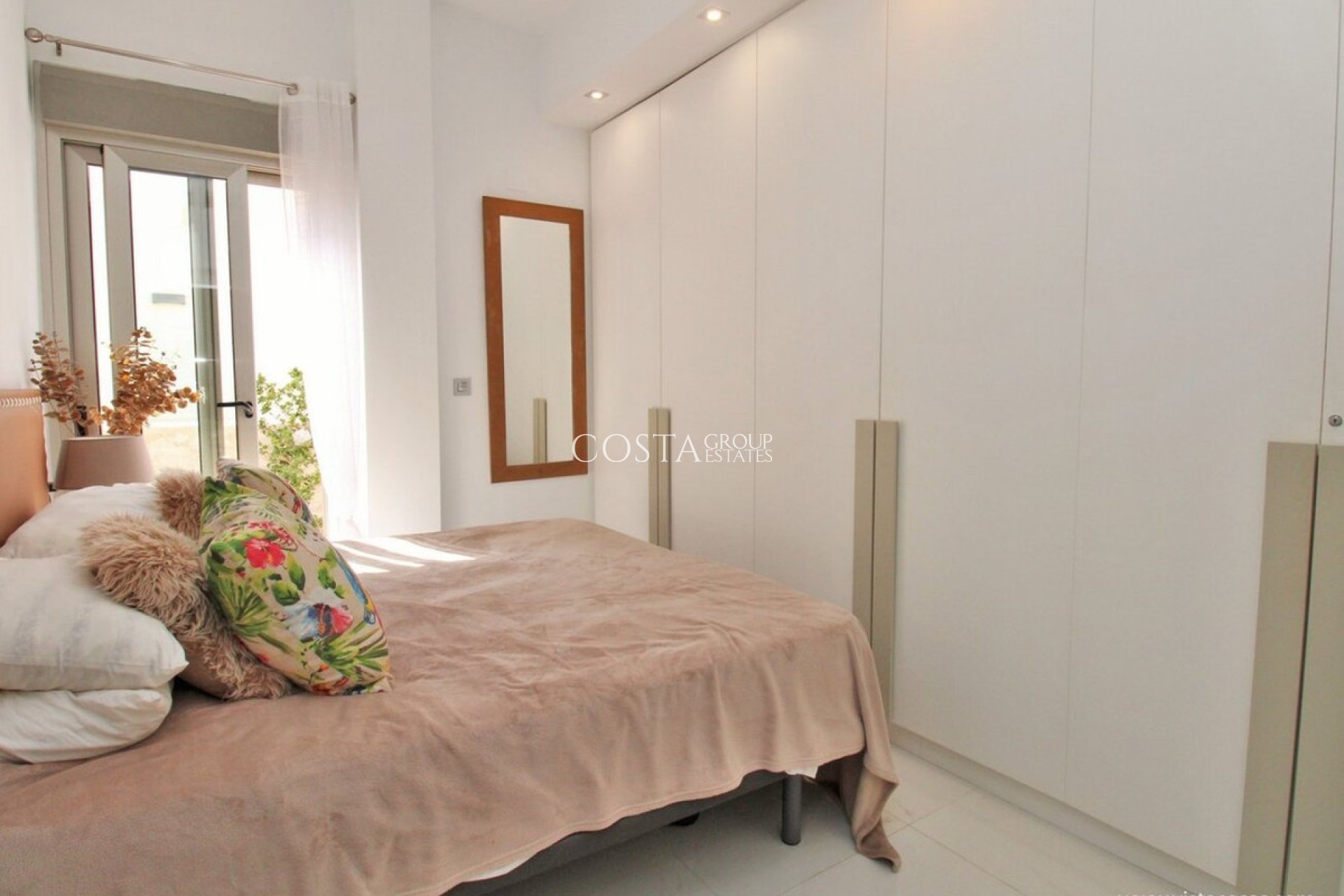 Herverkoop - Villa -
Orihuela - Villamartin