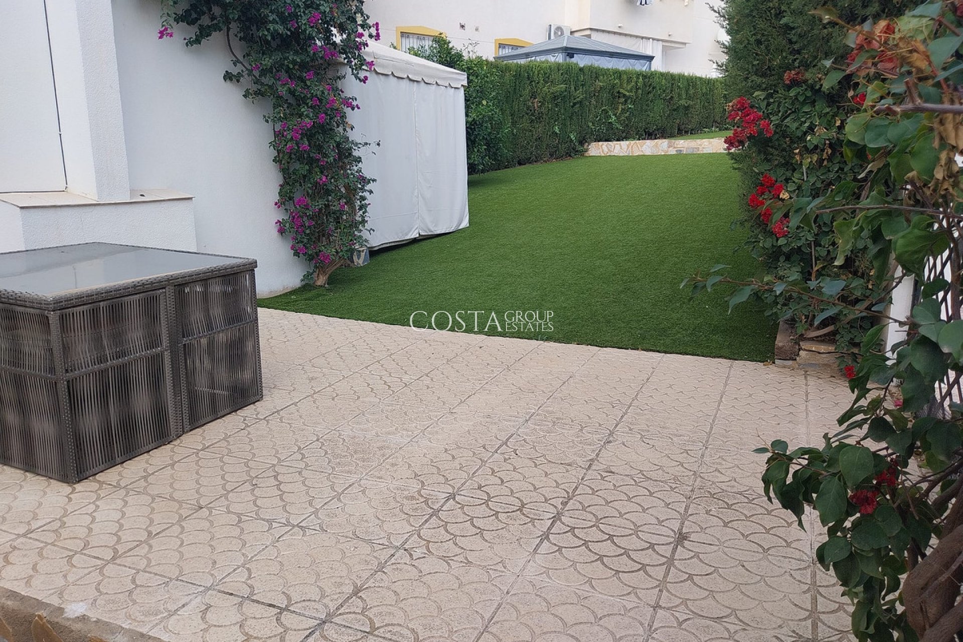 Herverkoop - Villa -
Orihuela - Villamartin