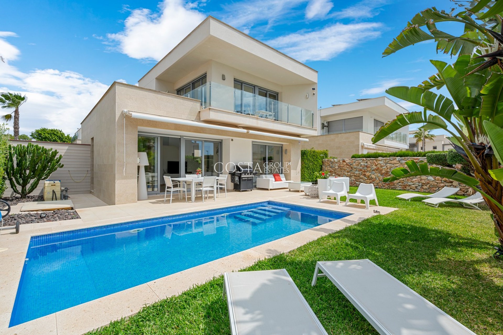 Herverkoop - Villa -
Orihuela - Vistabella Golf
