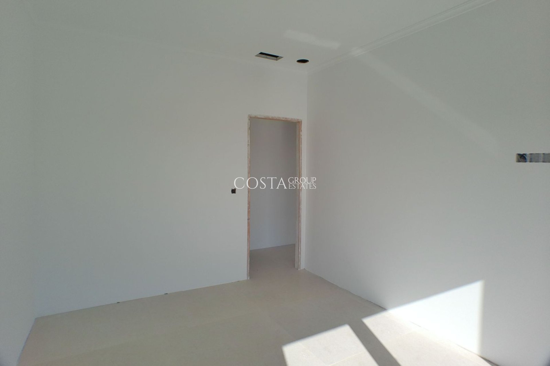 Herverkoop - Villa -
Pinoso - Pinoso Centro