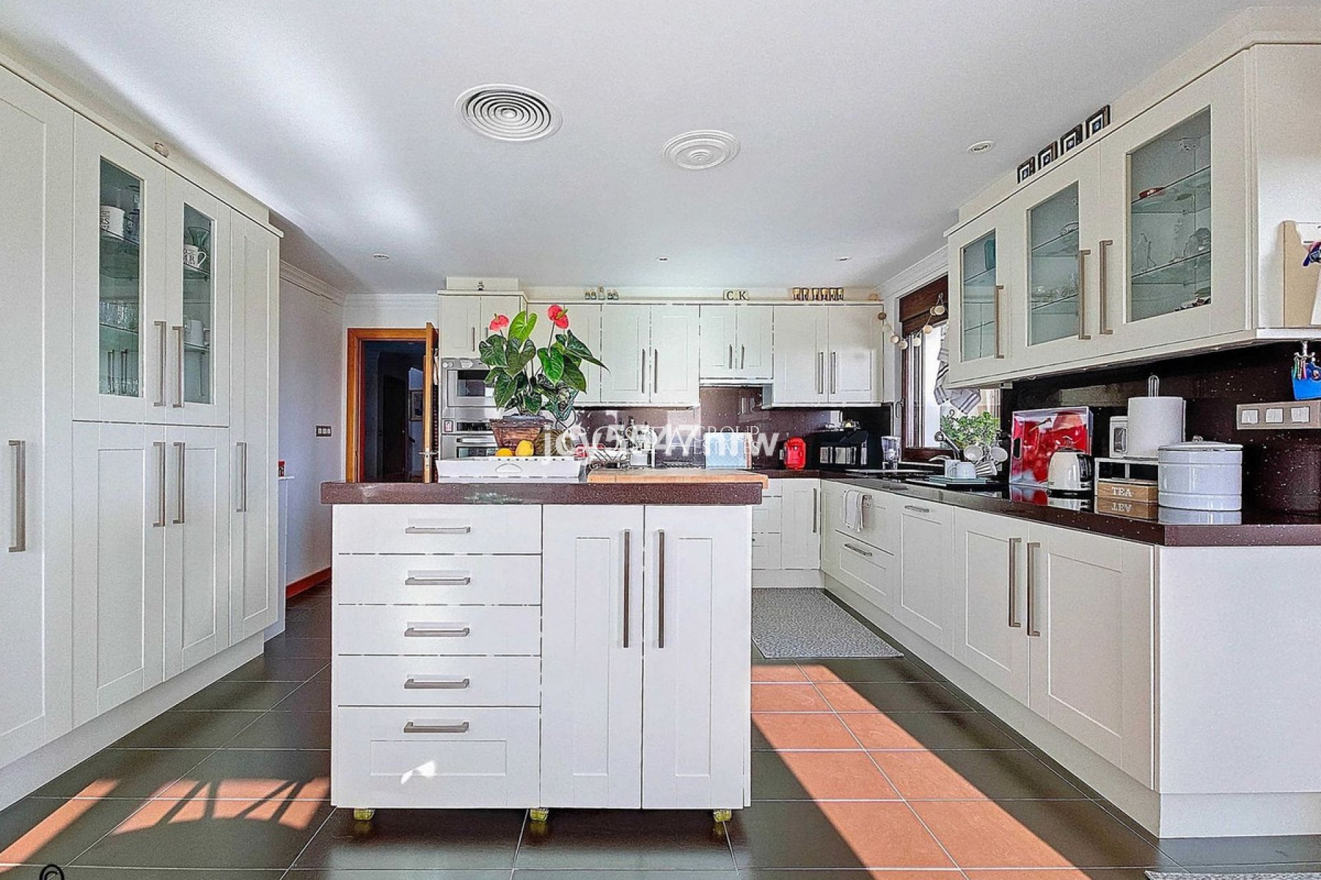 Herverkoop - Villa -
Pinoso - Pinoso Centro