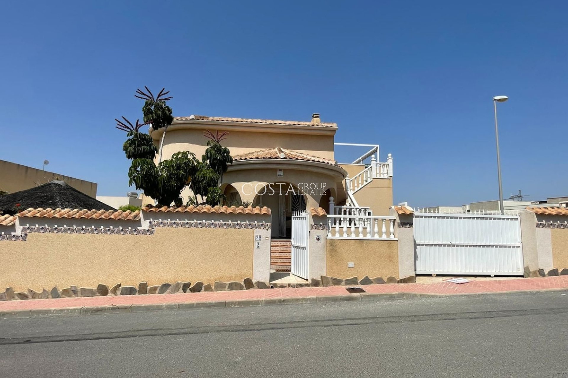 Herverkoop - Villa -
Rojales - Quesada