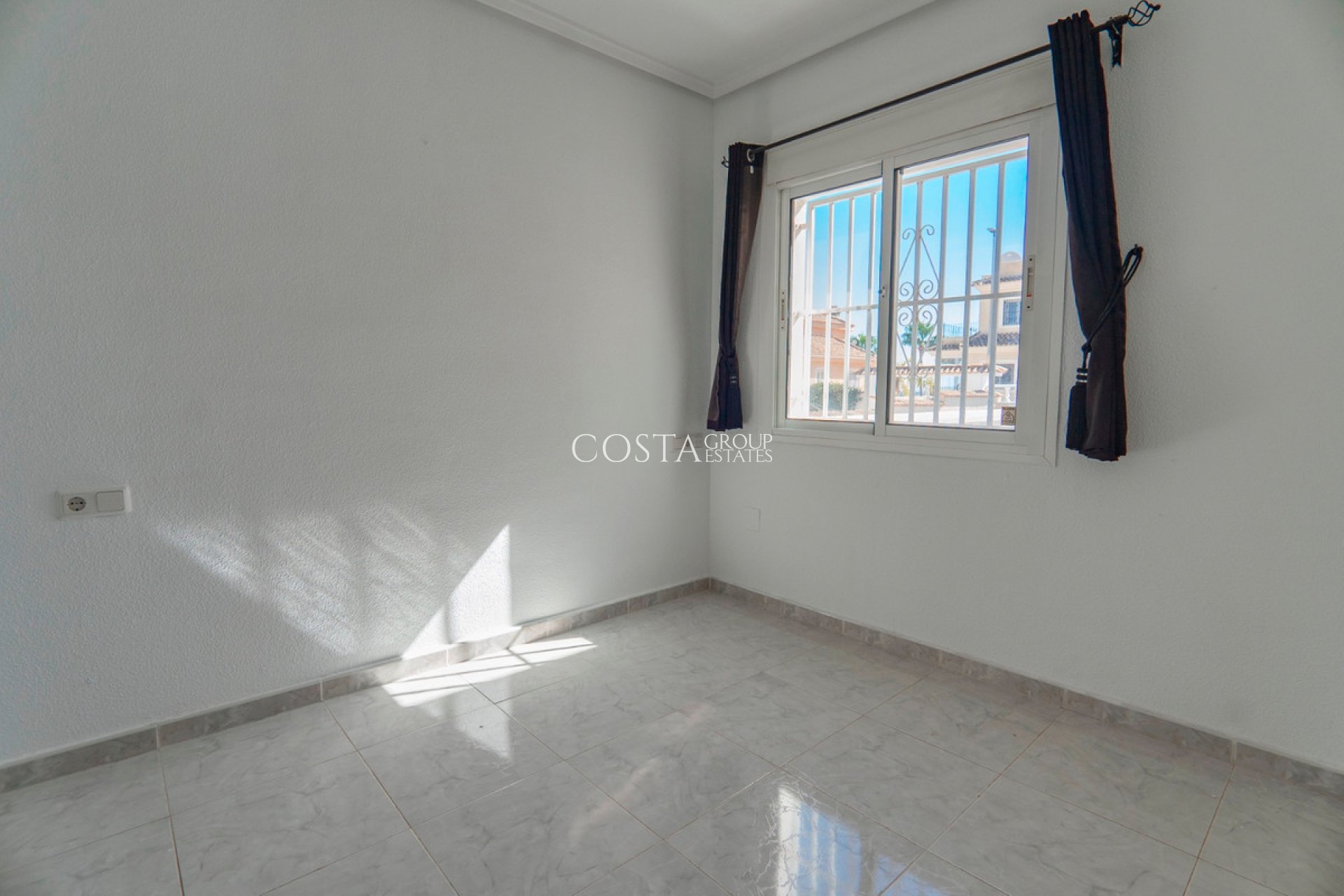 Herverkoop - Villa -
Rojales - Rojales Centro