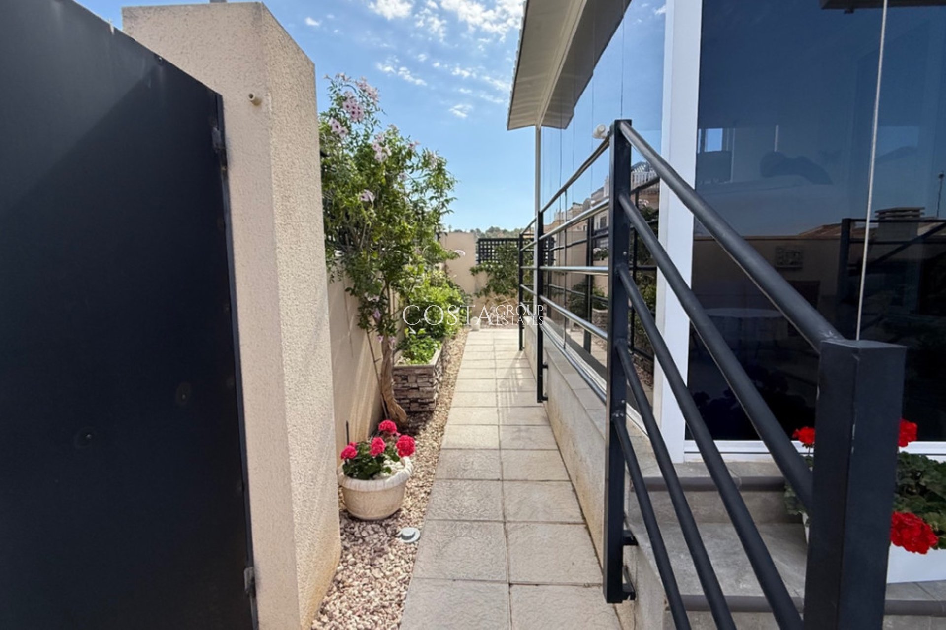 Herverkoop - Villa -
Rojales - Rojales Centro