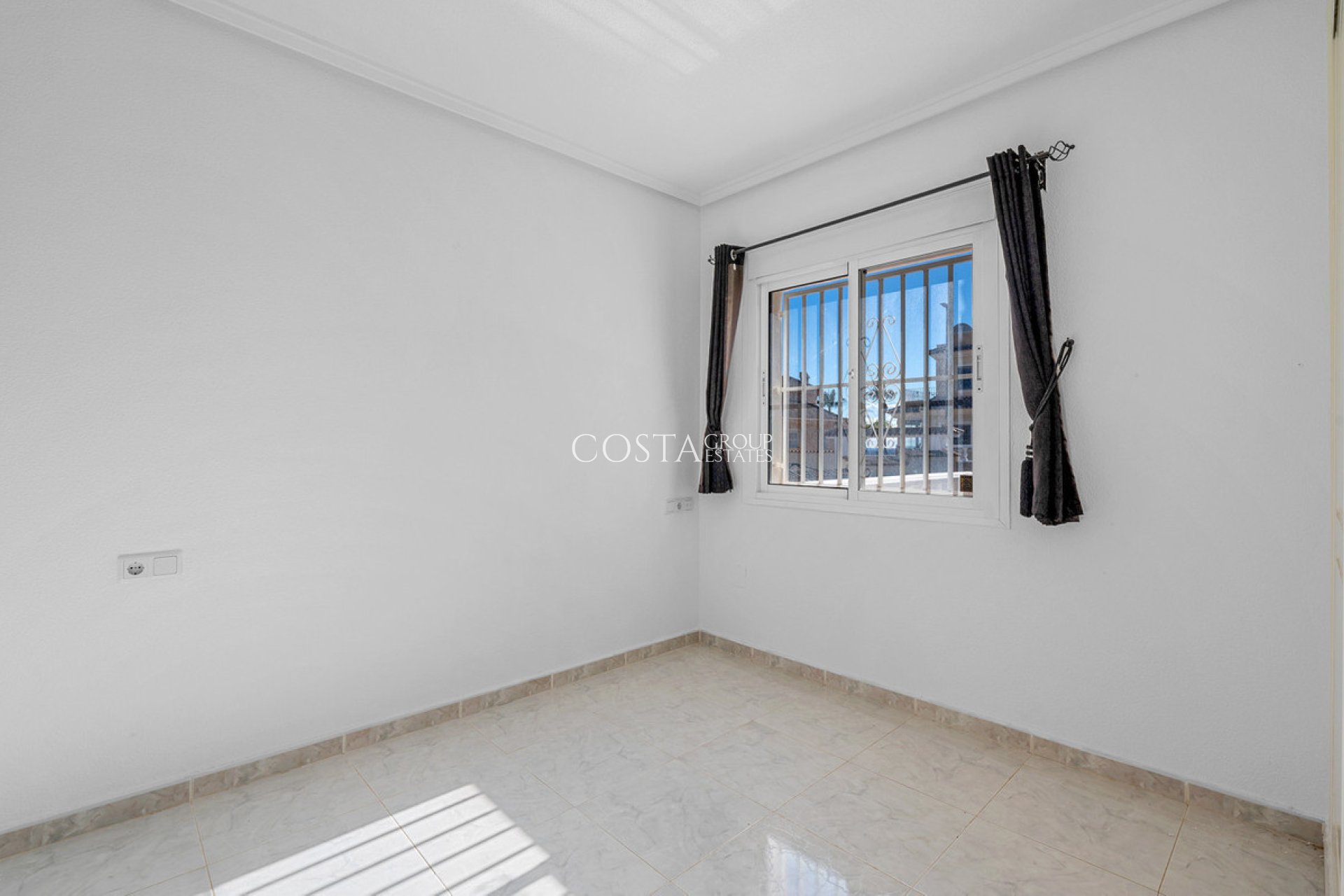 Herverkoop - Villa -
Rojales - Rojales Centro