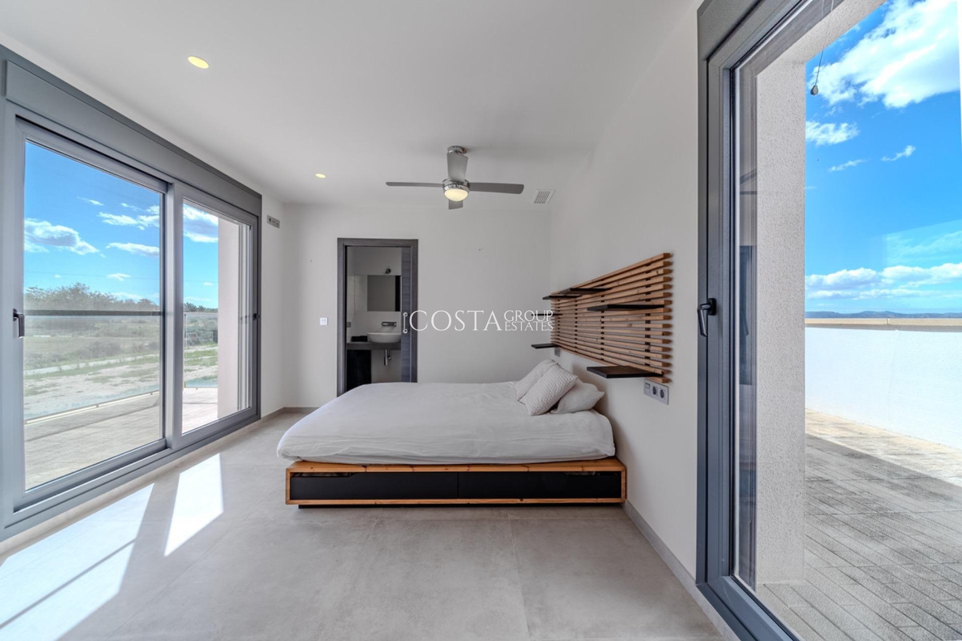 Herverkoop - Villa -
San Fulgencio - La Marina