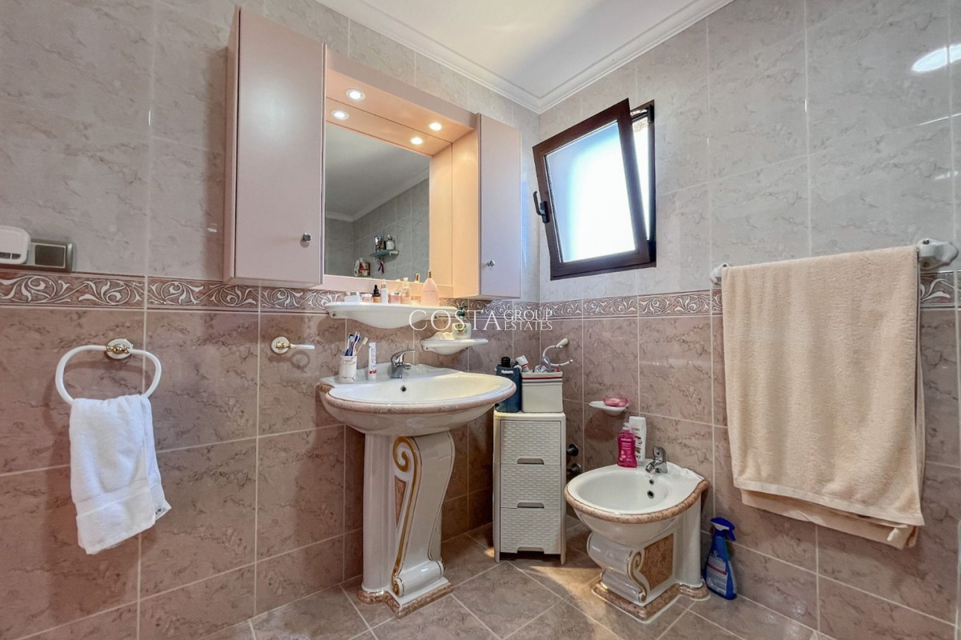 Herverkoop - Villa -
San Fulgencio - La Marina