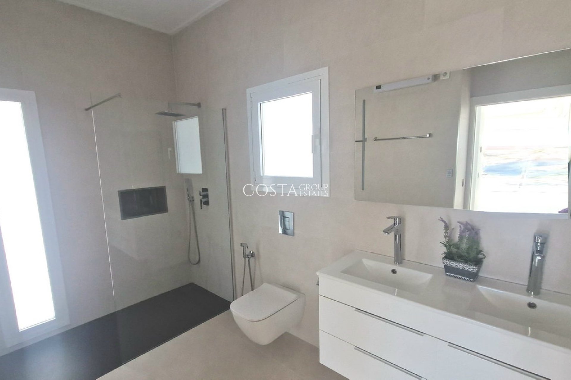 Herverkoop - Villa -
San Fulgencio - La Marina