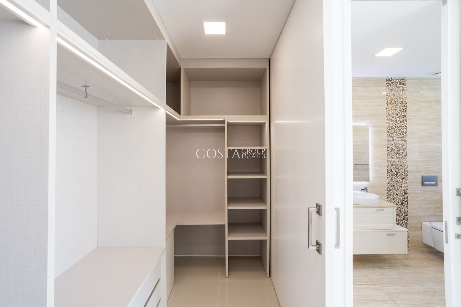 Herverkoop - Villa -
San Miguel de Salinas - San Miguel de Salinas Centro