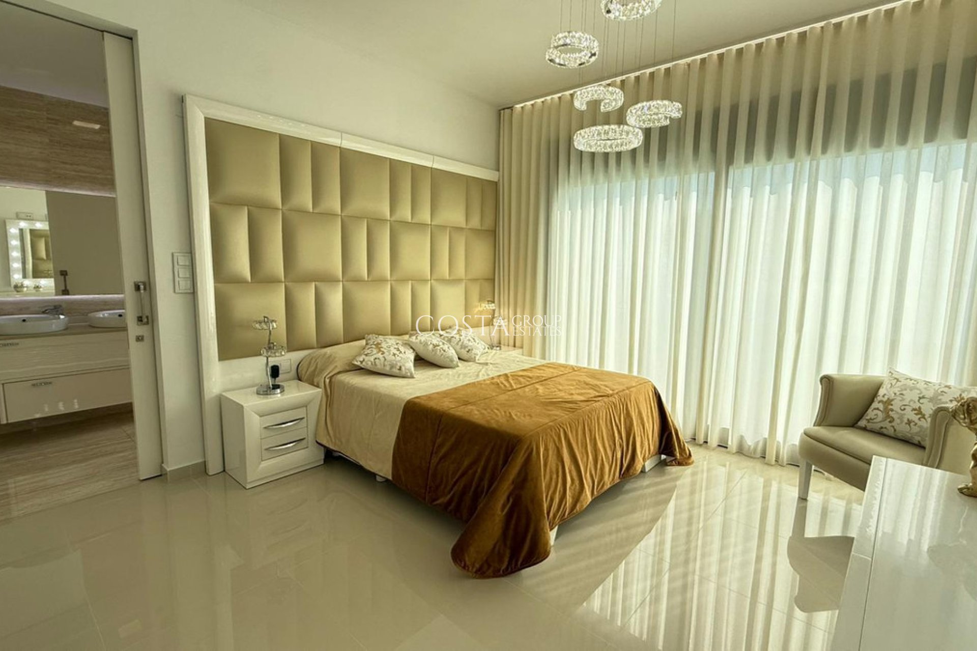 Herverkoop - Villa -
San Miguel de Salinas - San Miguel de Salinas Centro