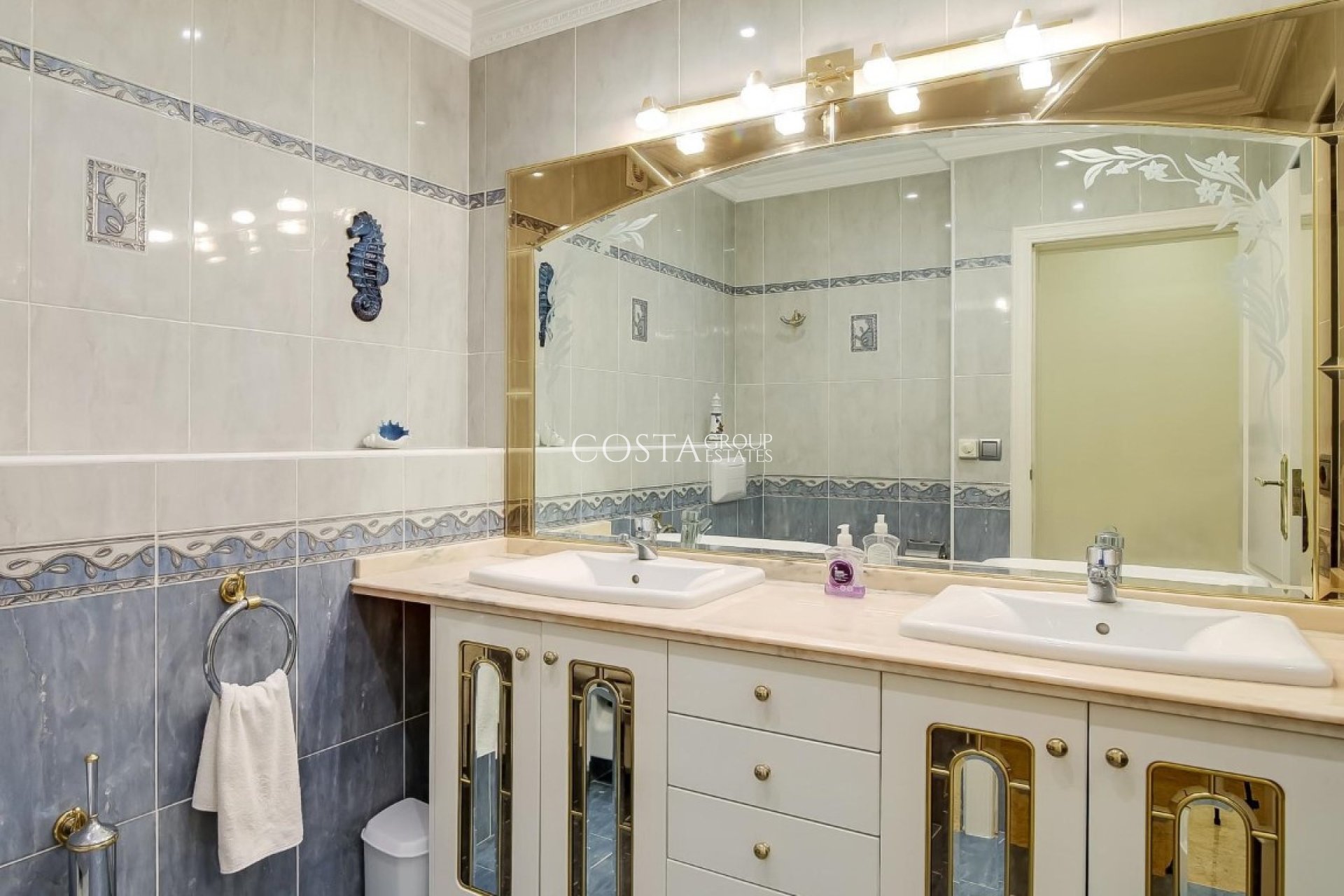 Herverkoop - Villa -
Teulada - Moraira