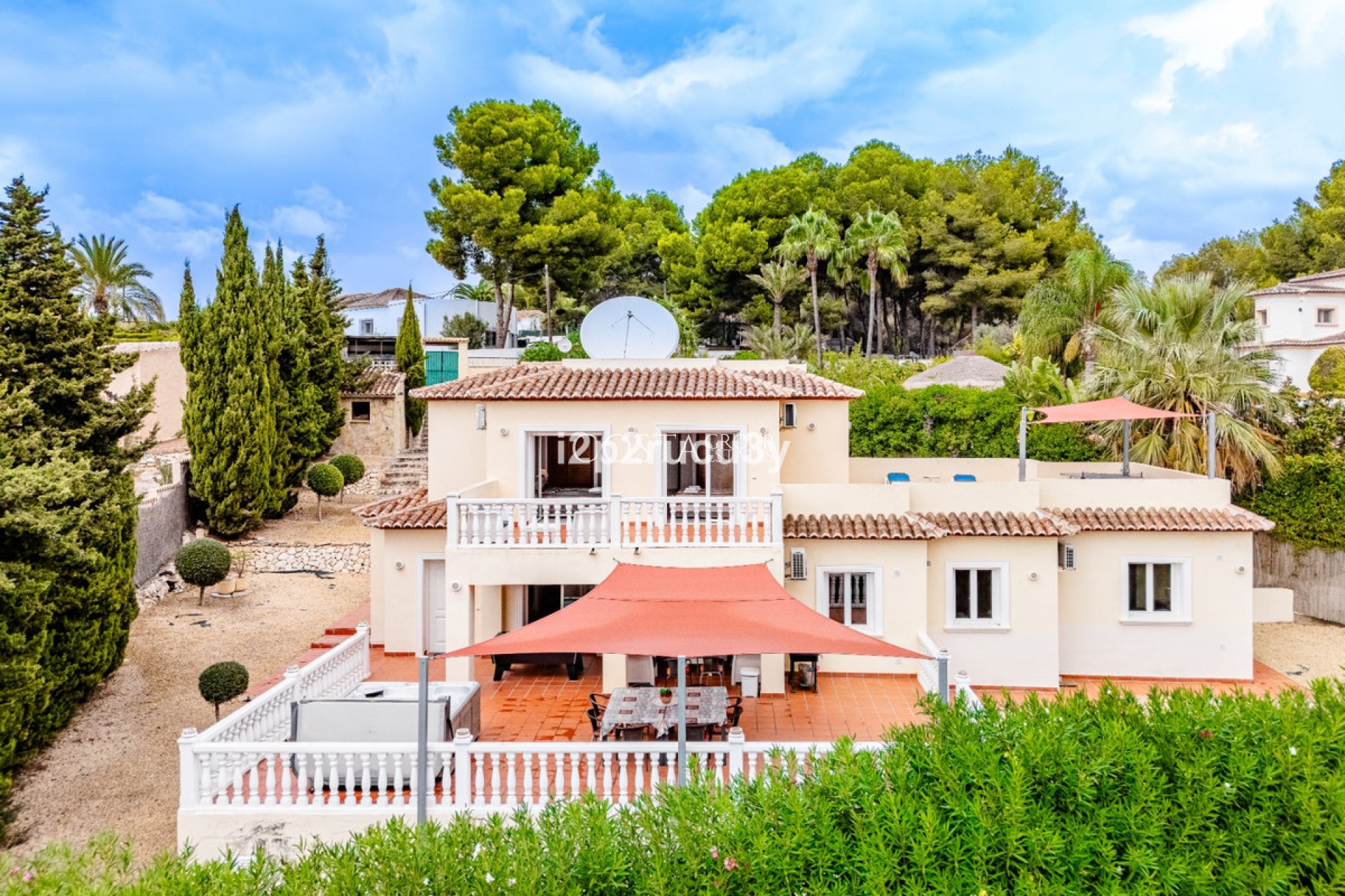 Herverkoop - Villa -
Teulada - Moraira