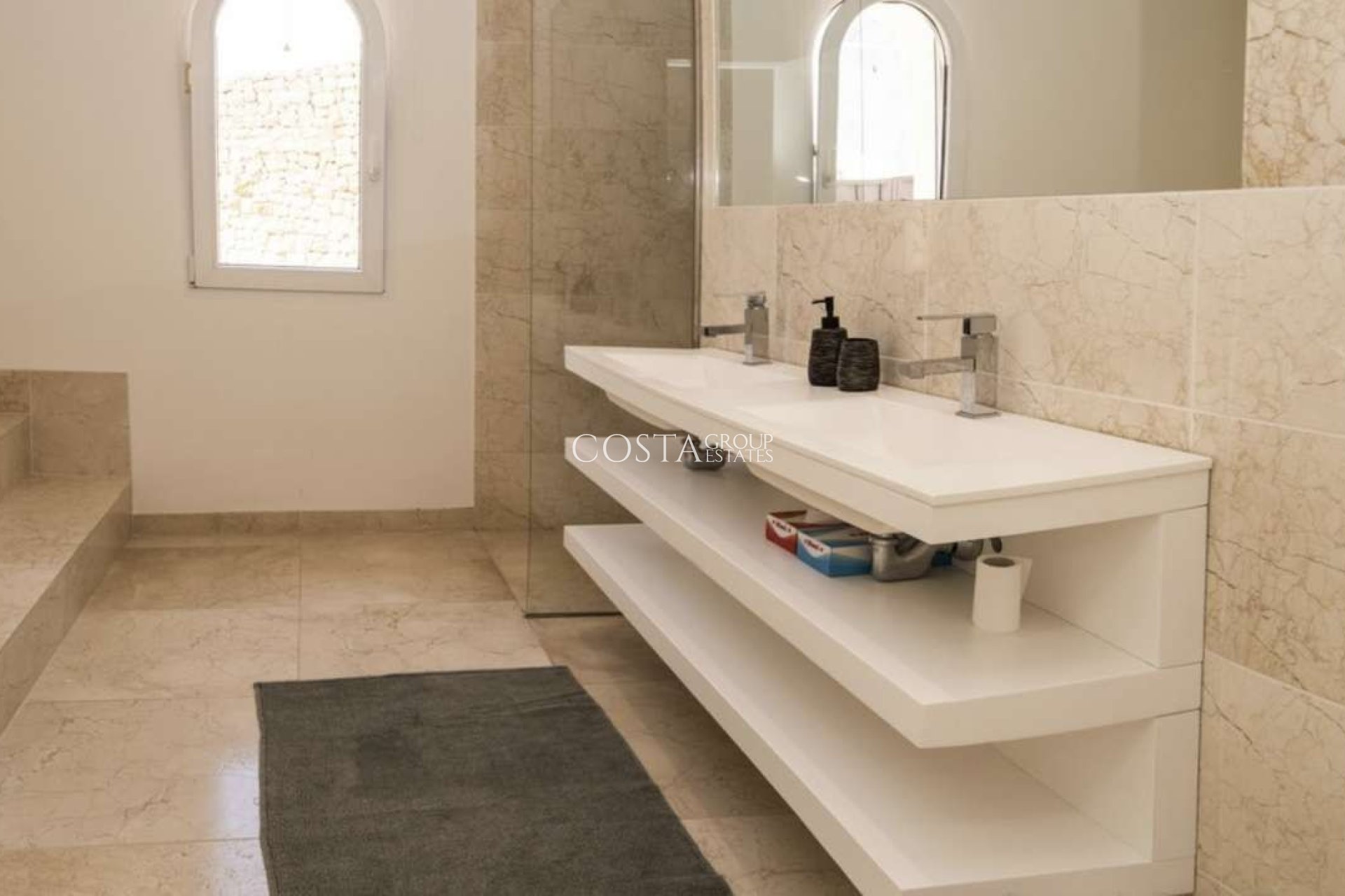 Herverkoop - Villa -
Teulada - Moraira