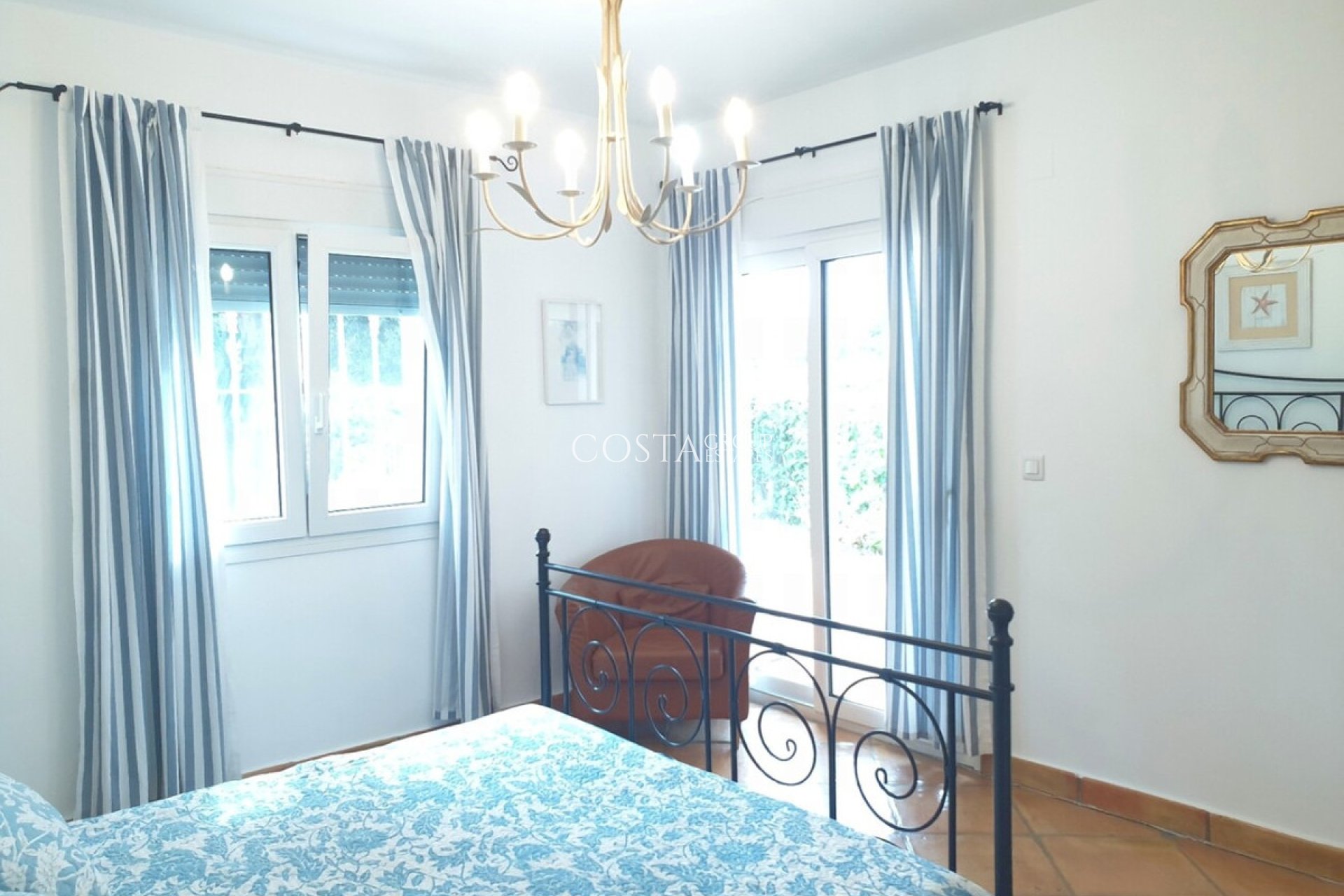 Herverkoop - Villa -
Teulada - Moraira