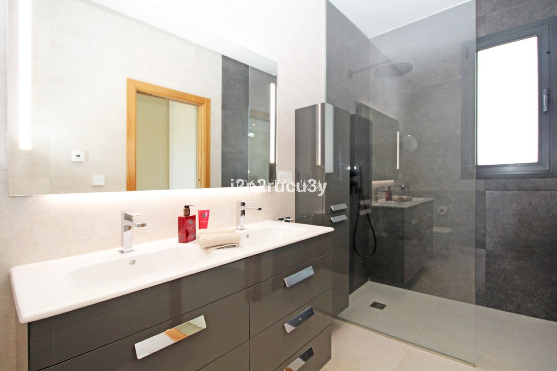 Herverkoop - Villa -
Teulada - Moraira