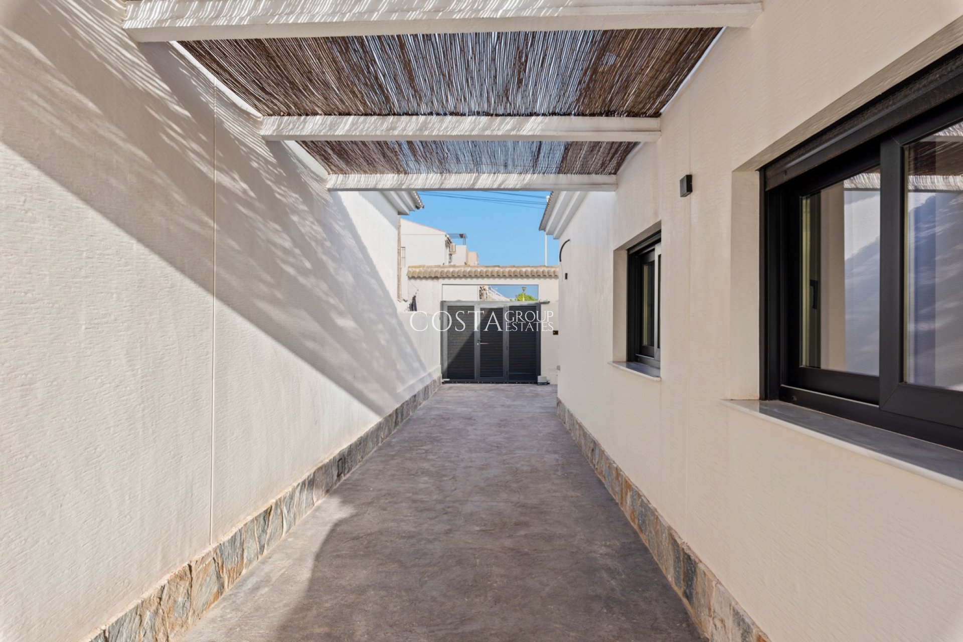 Herverkoop - Villa -
Torrevieja - El Chaparral
