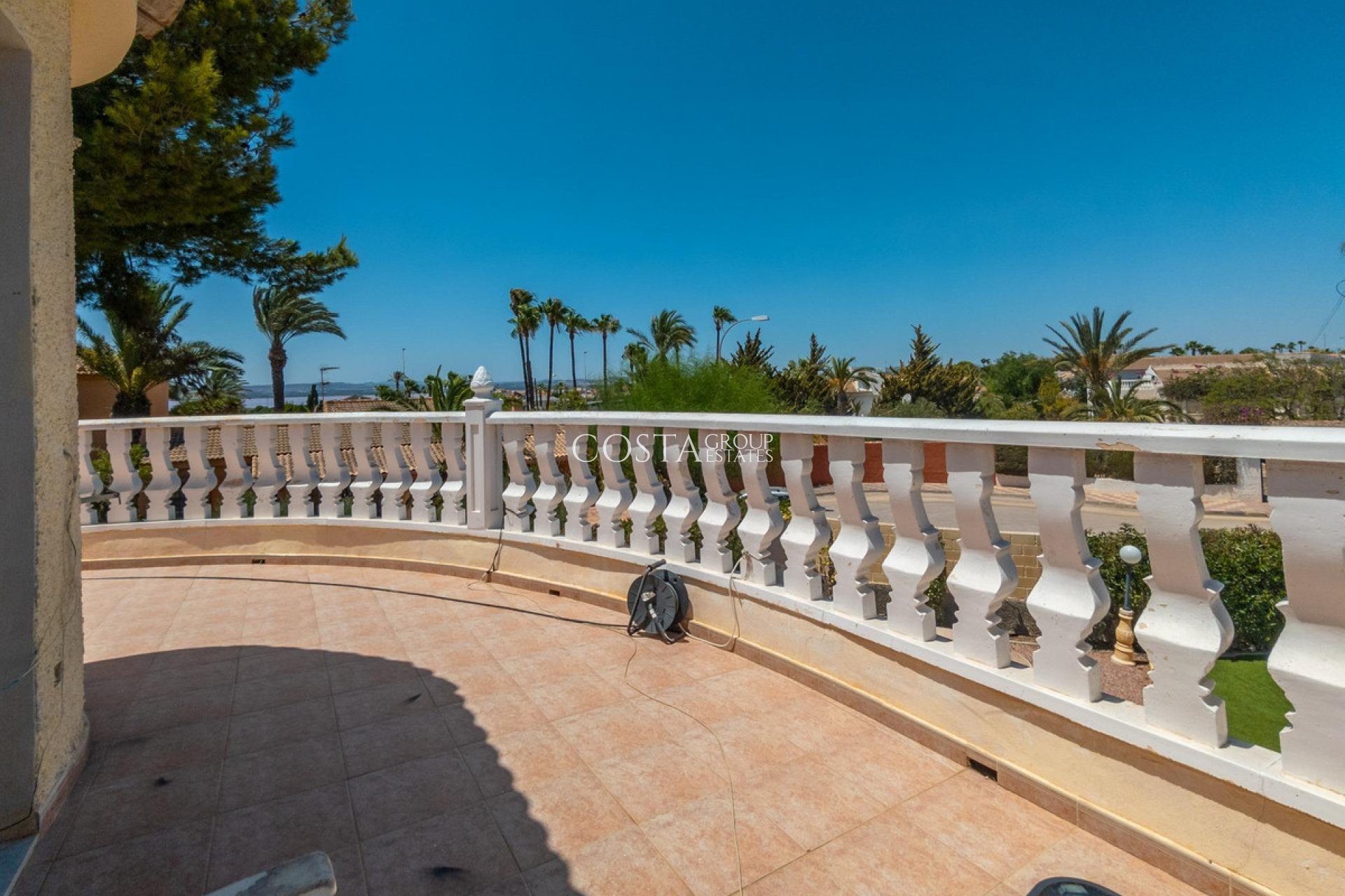 Herverkoop - Villa -
Torrevieja - El Chaparral