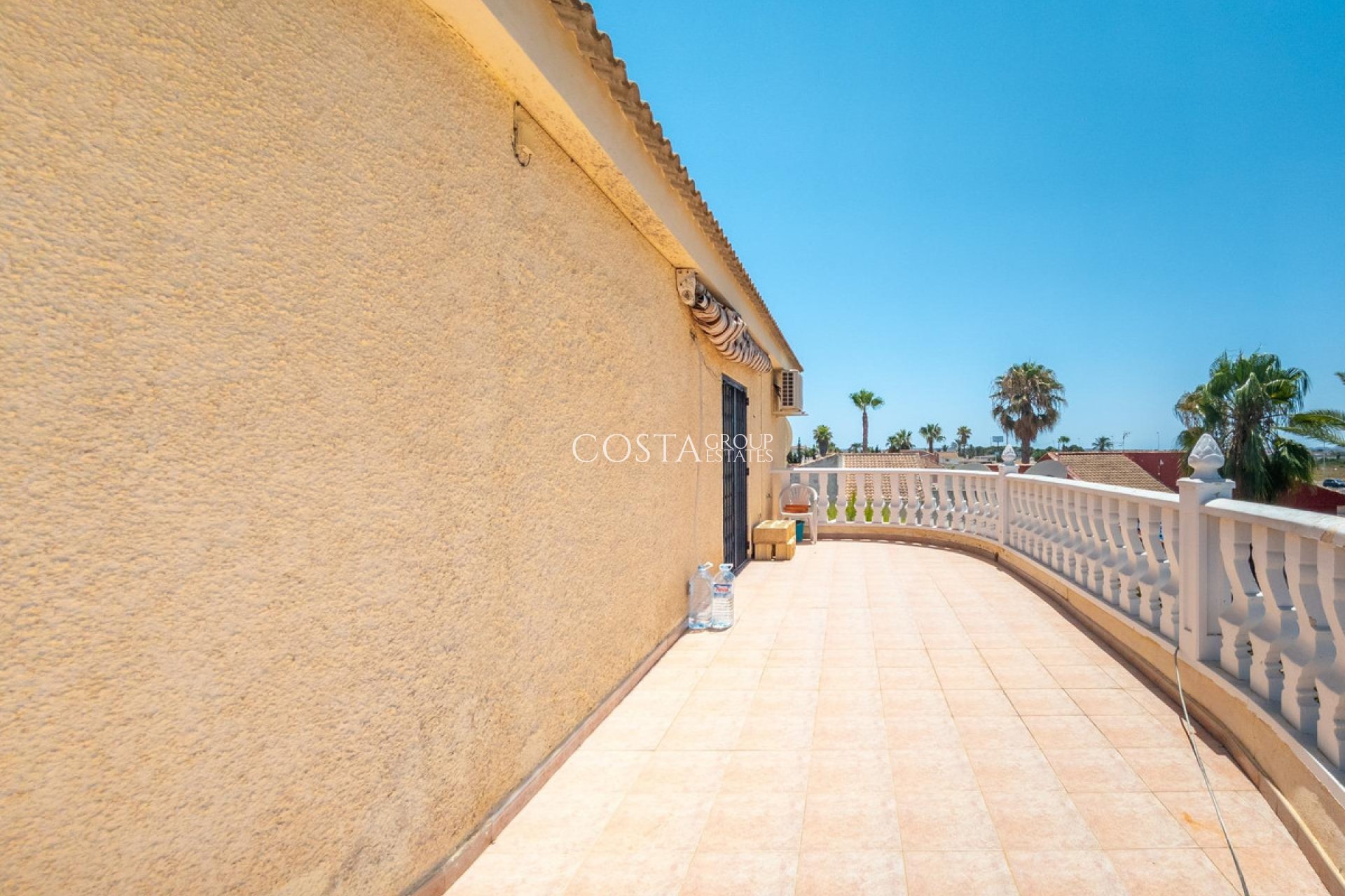 Herverkoop - Villa -
Torrevieja - El Chaparral