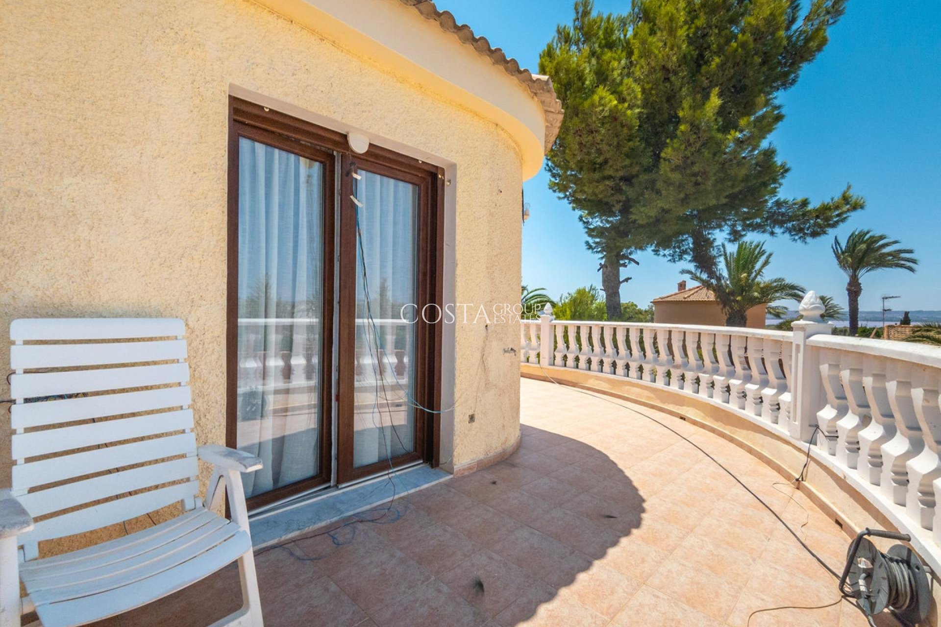 Herverkoop - Villa -
Torrevieja - El Chaparral