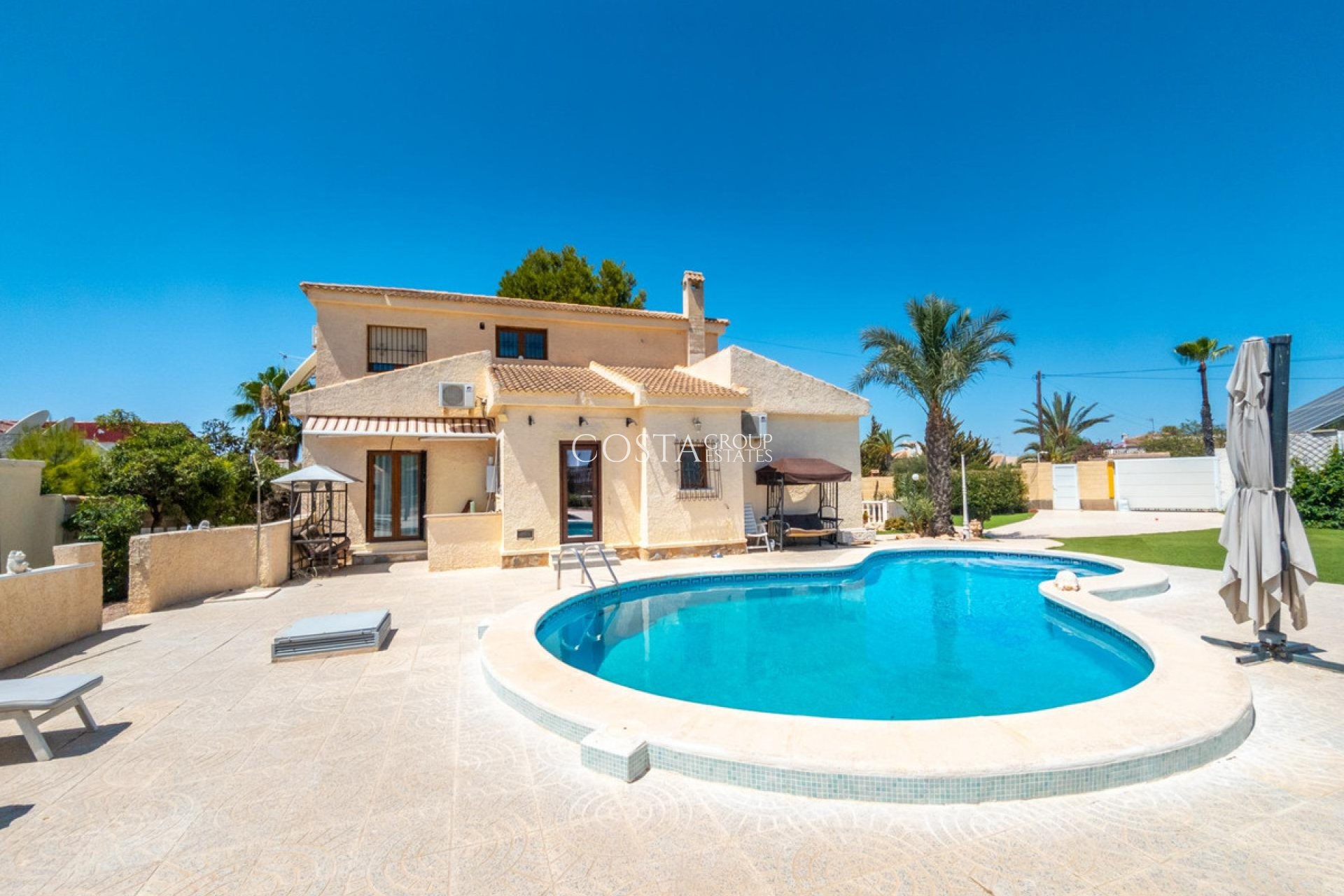 Herverkoop - Villa -
Torrevieja - El Chaparral