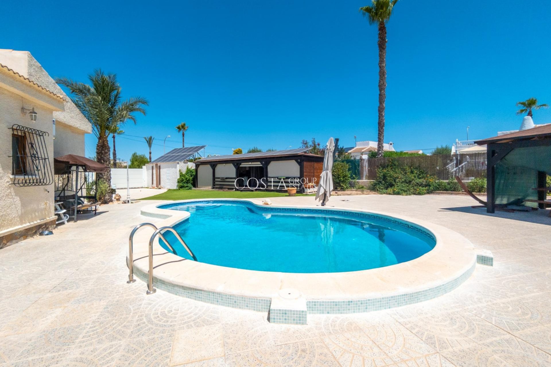 Herverkoop - Villa -
Torrevieja - El Chaparral