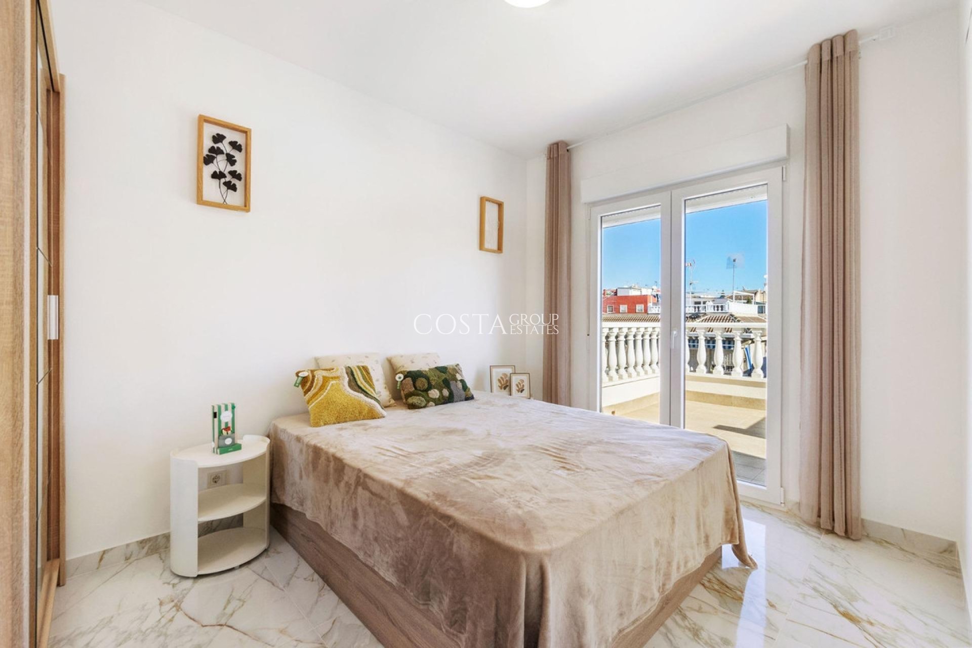 Herverkoop - Villa -
Torrevieja - El Chaparral